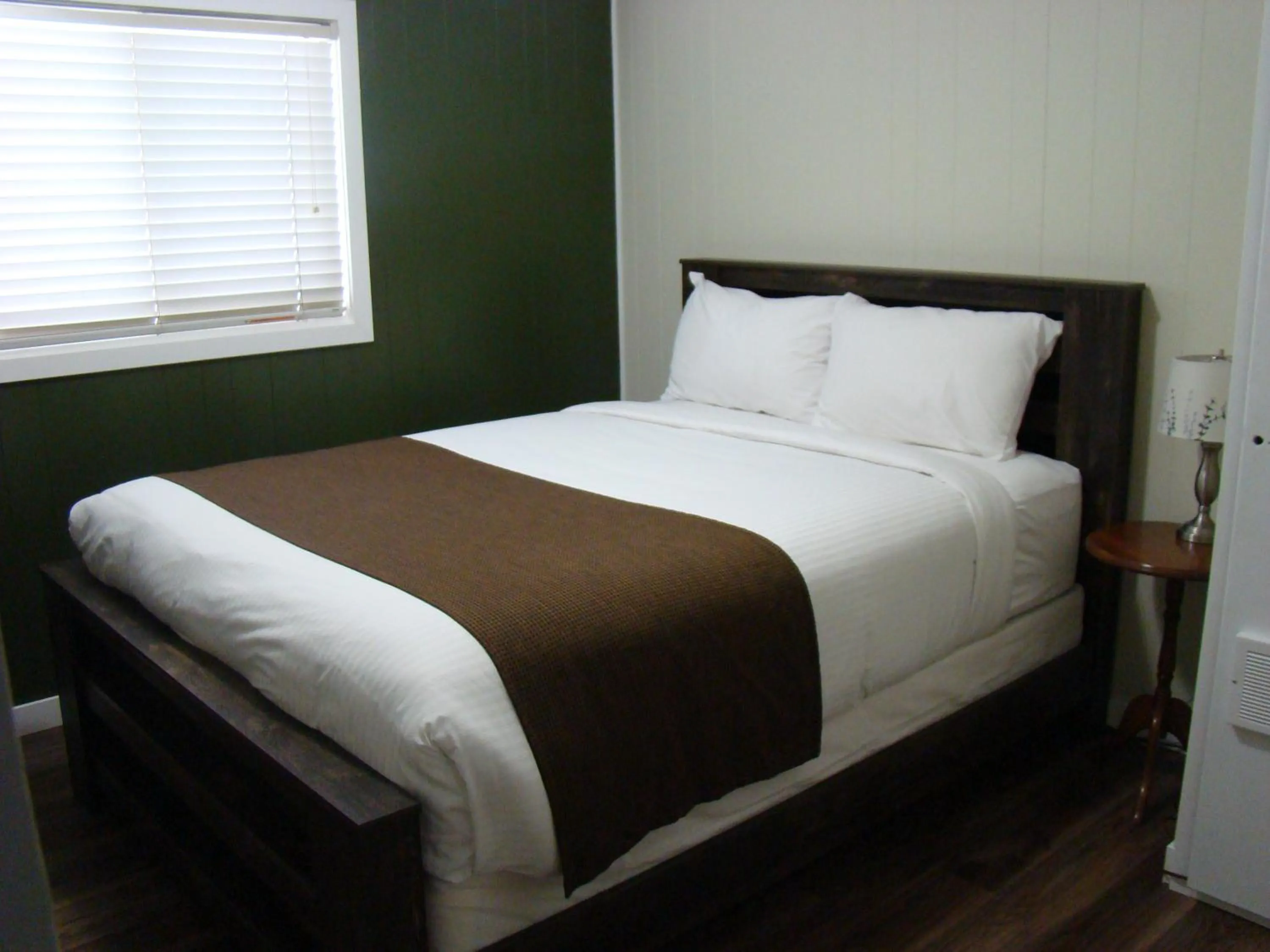 Bedroom in Paddock Inn