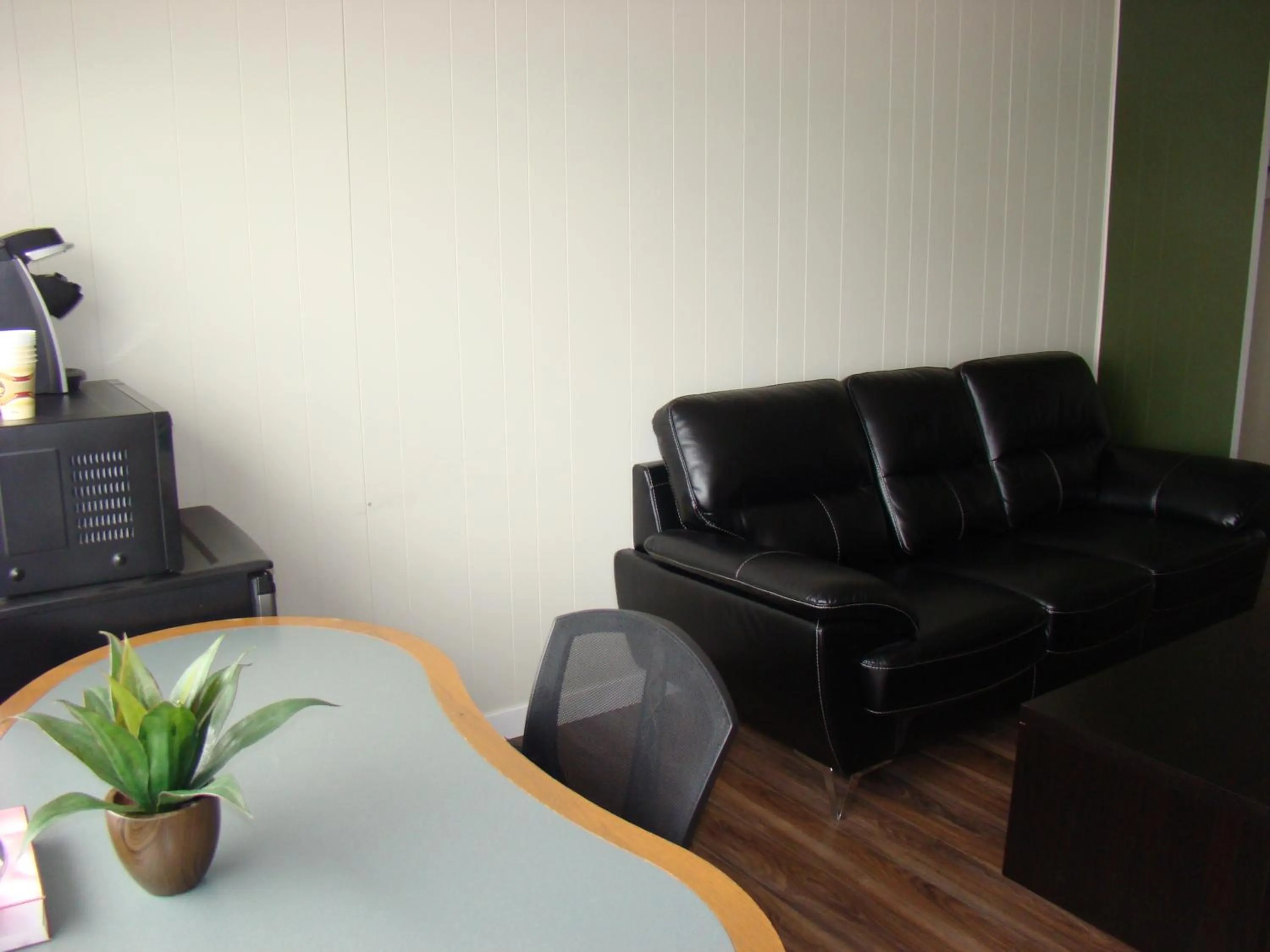 Seating area in Paddock Inn