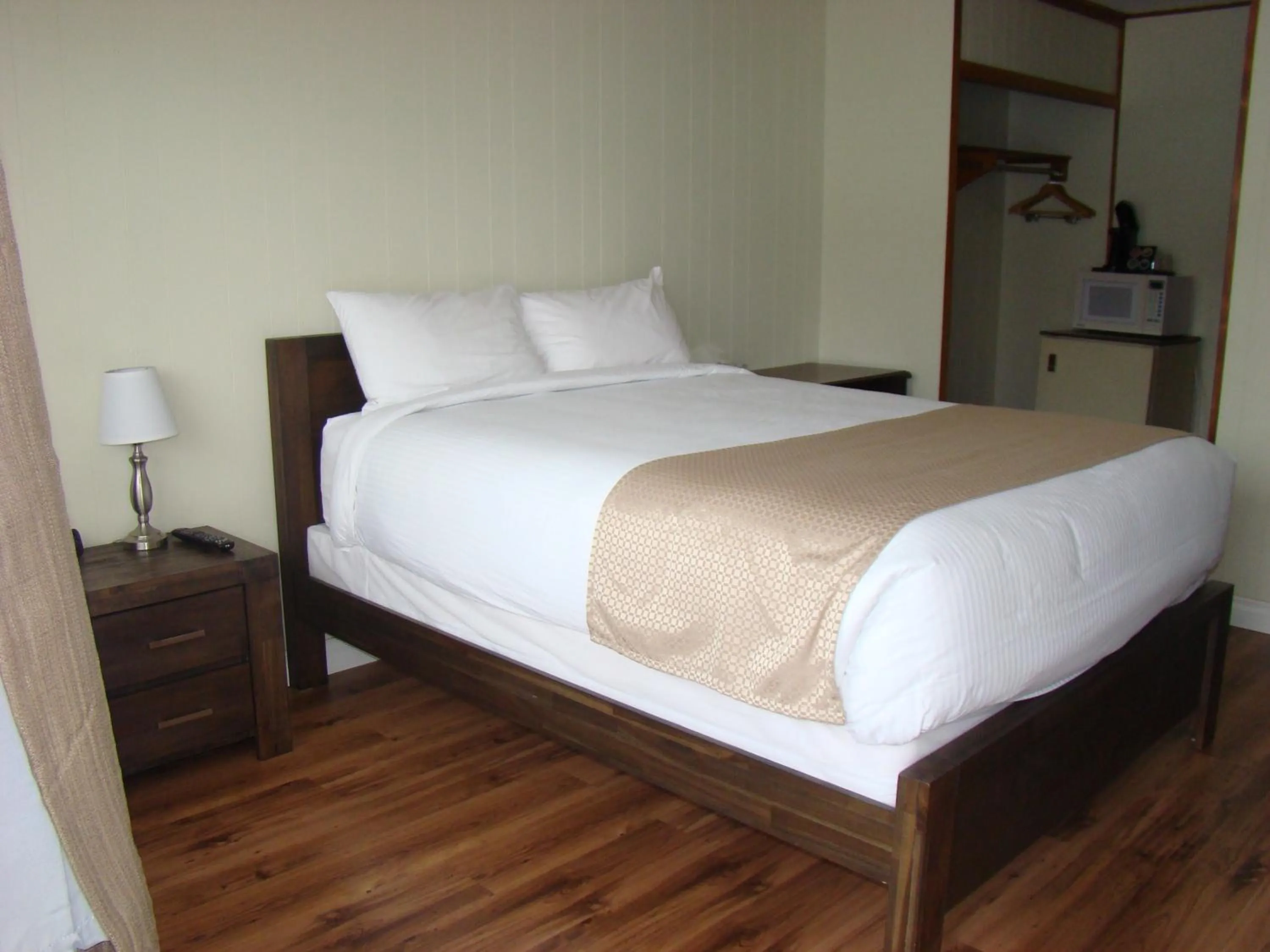 Bedroom in Paddock Inn