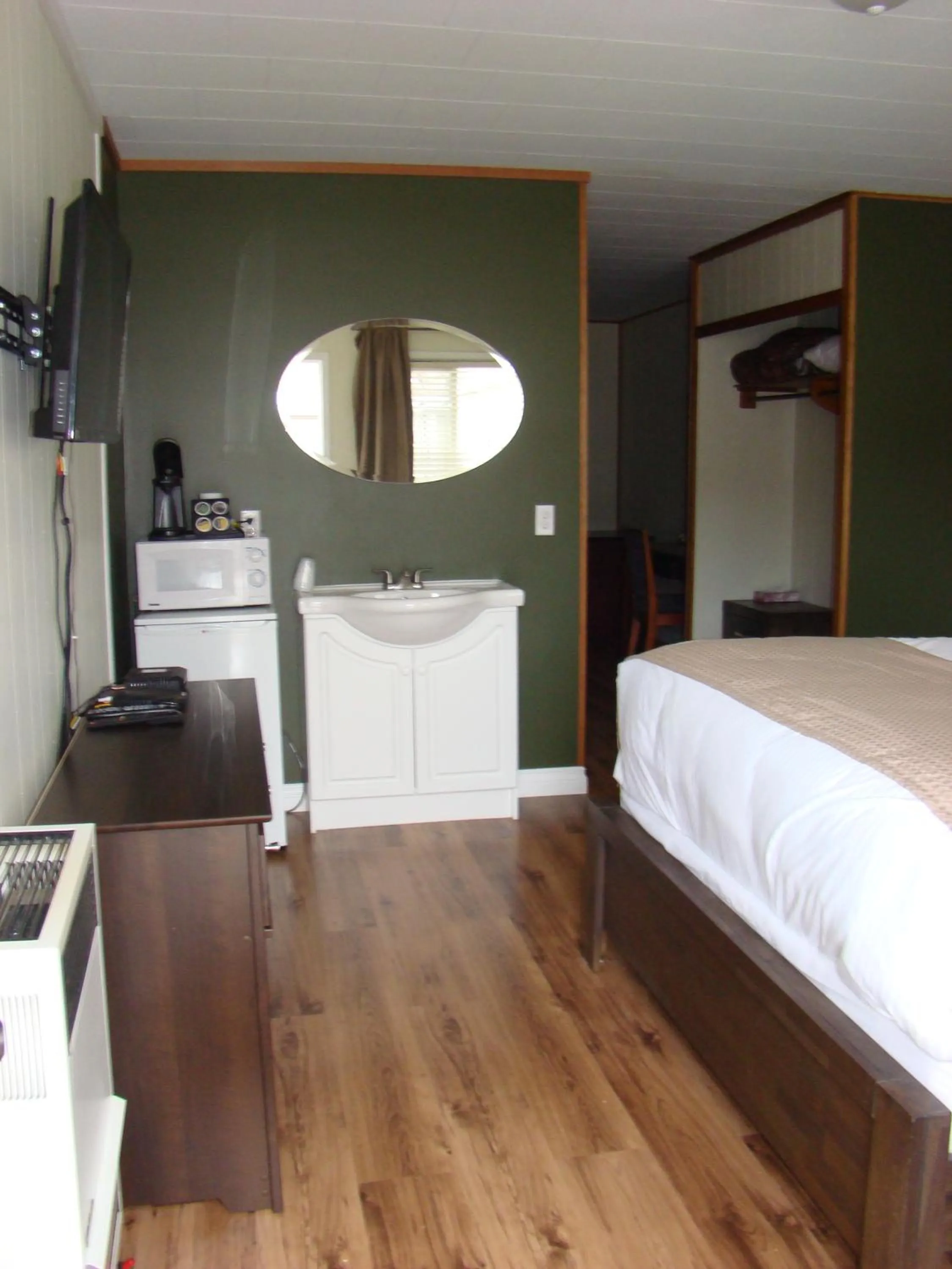 Bedroom in Paddock Inn