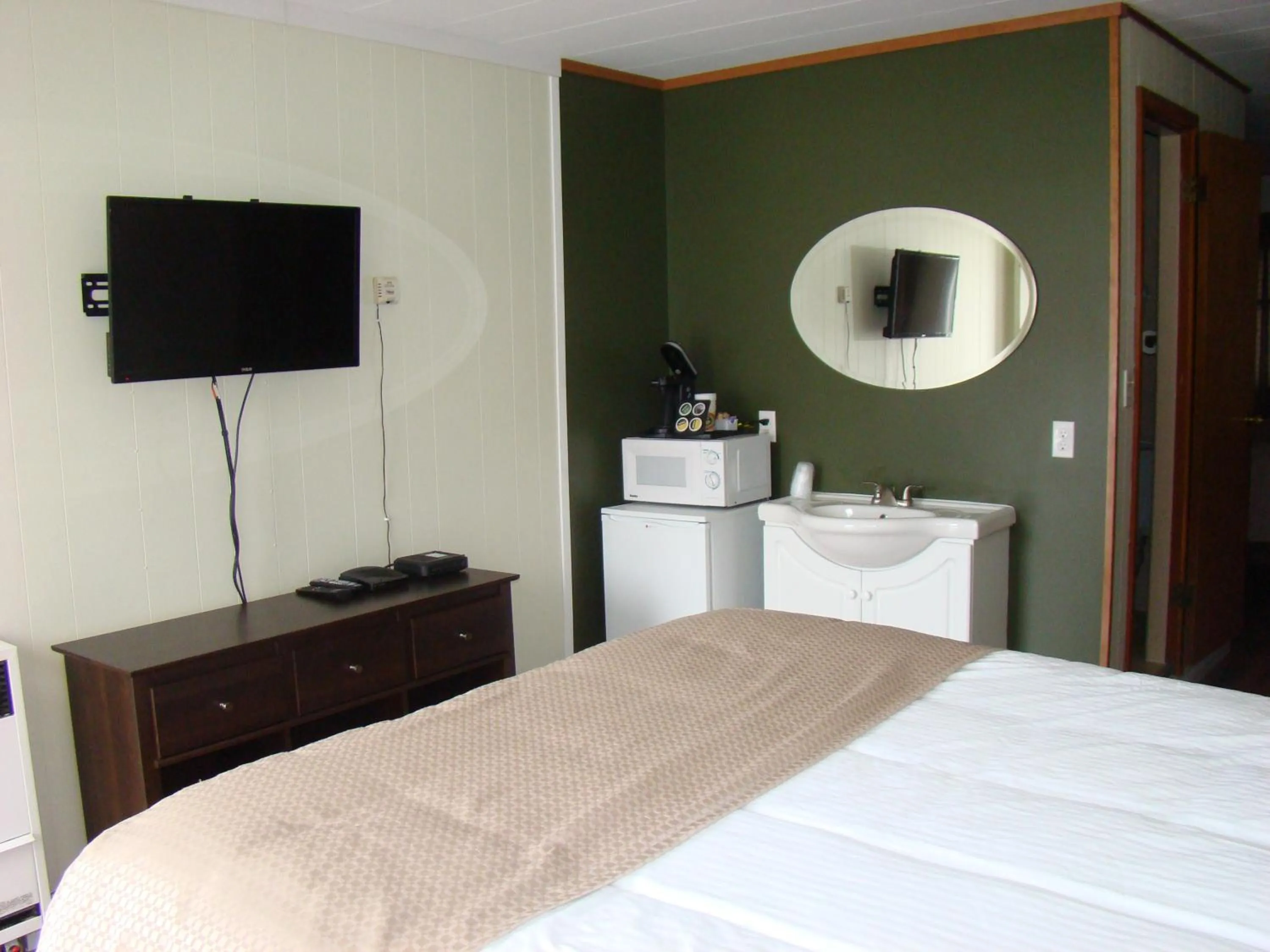 Bedroom in Paddock Inn