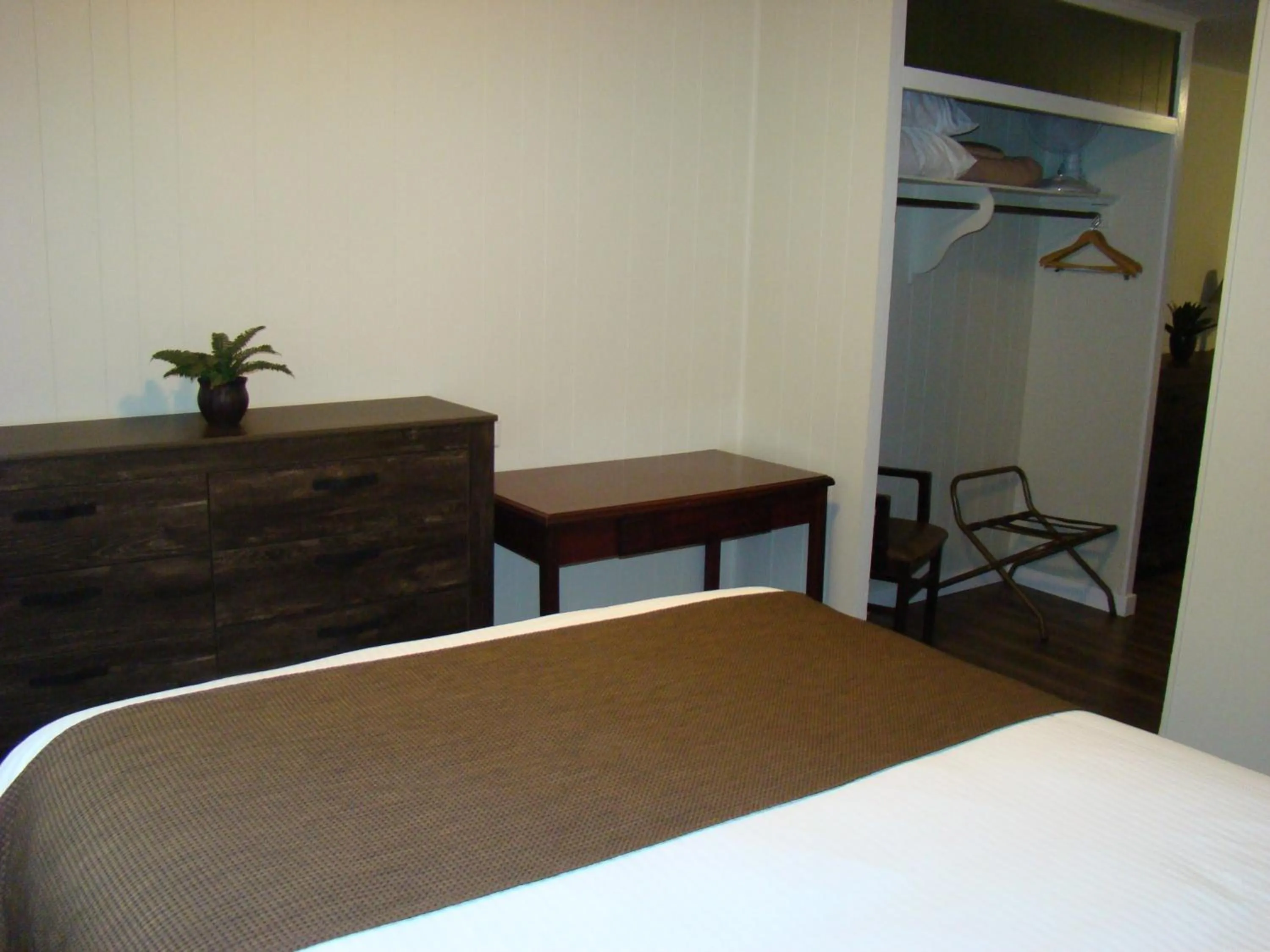 Bedroom in Paddock Inn