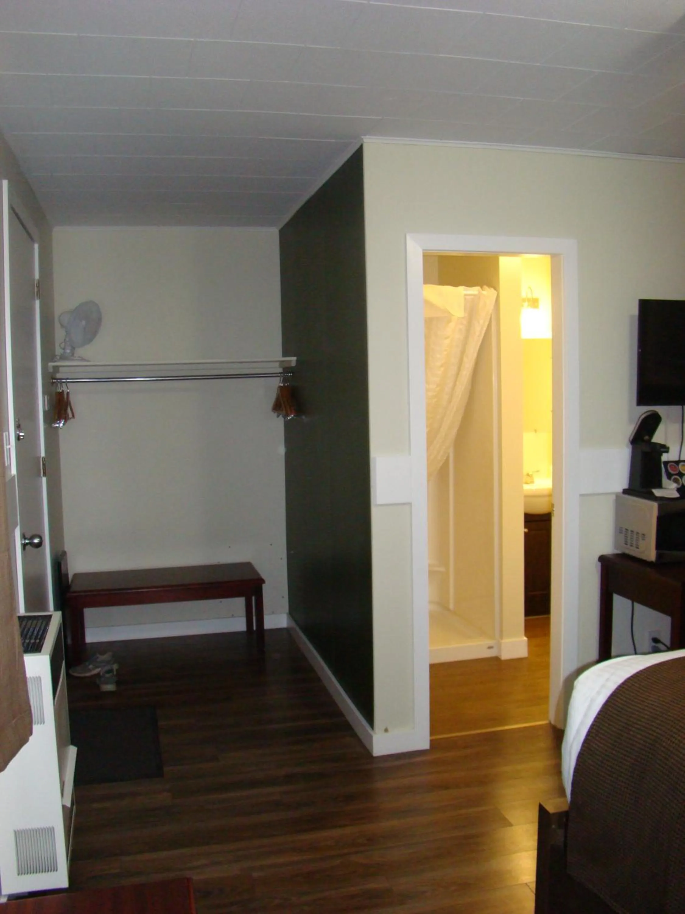 Bedroom in Paddock Inn