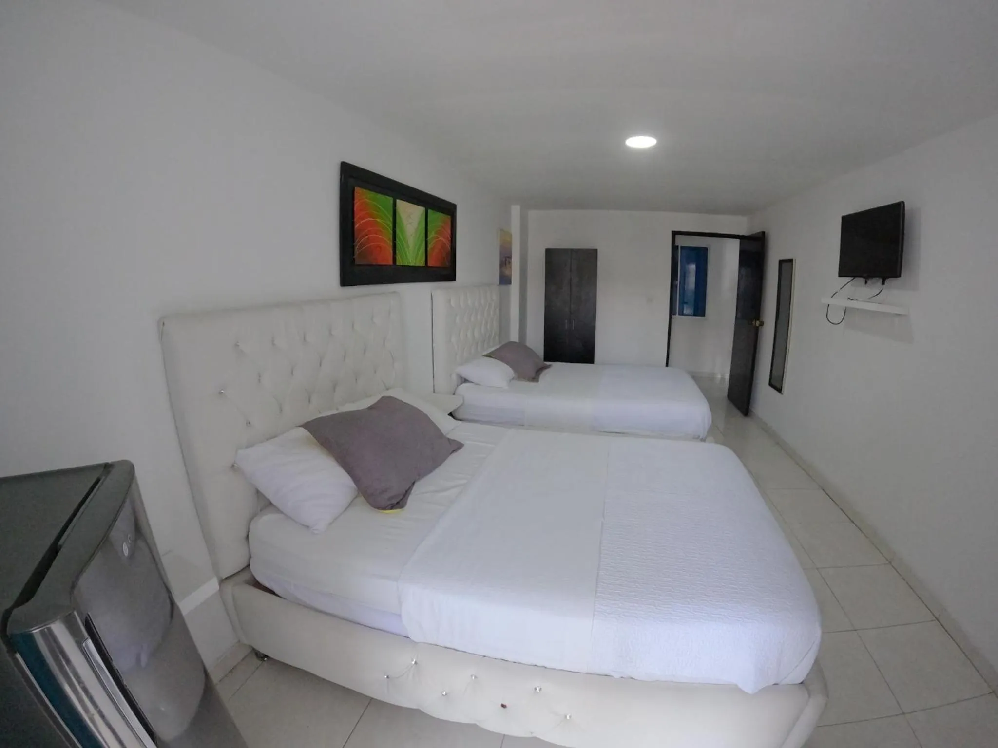 Bedroom, Bed in Blue Emerald Inn