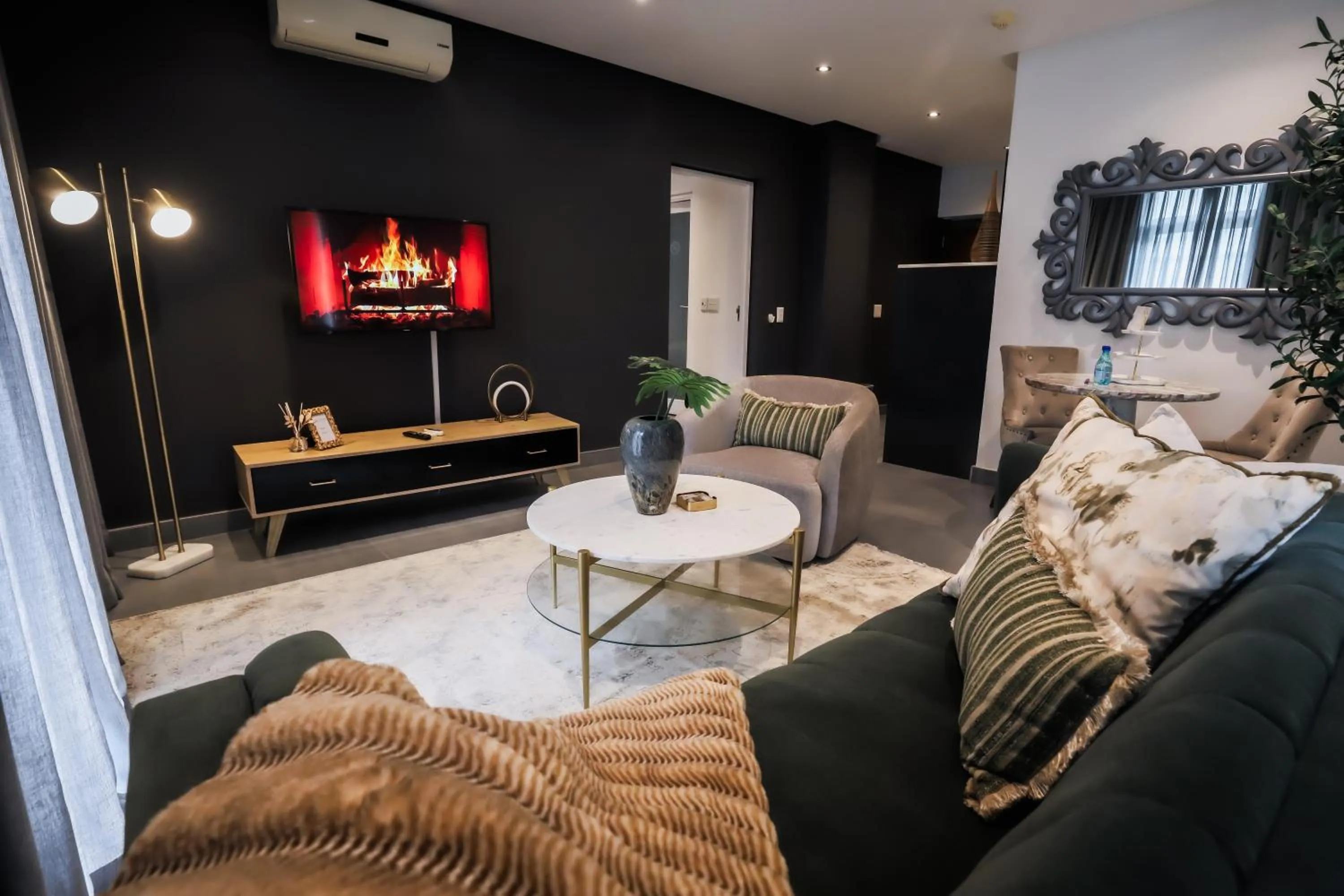 TV and multimedia in Atlantic Affair Boutique Hotel