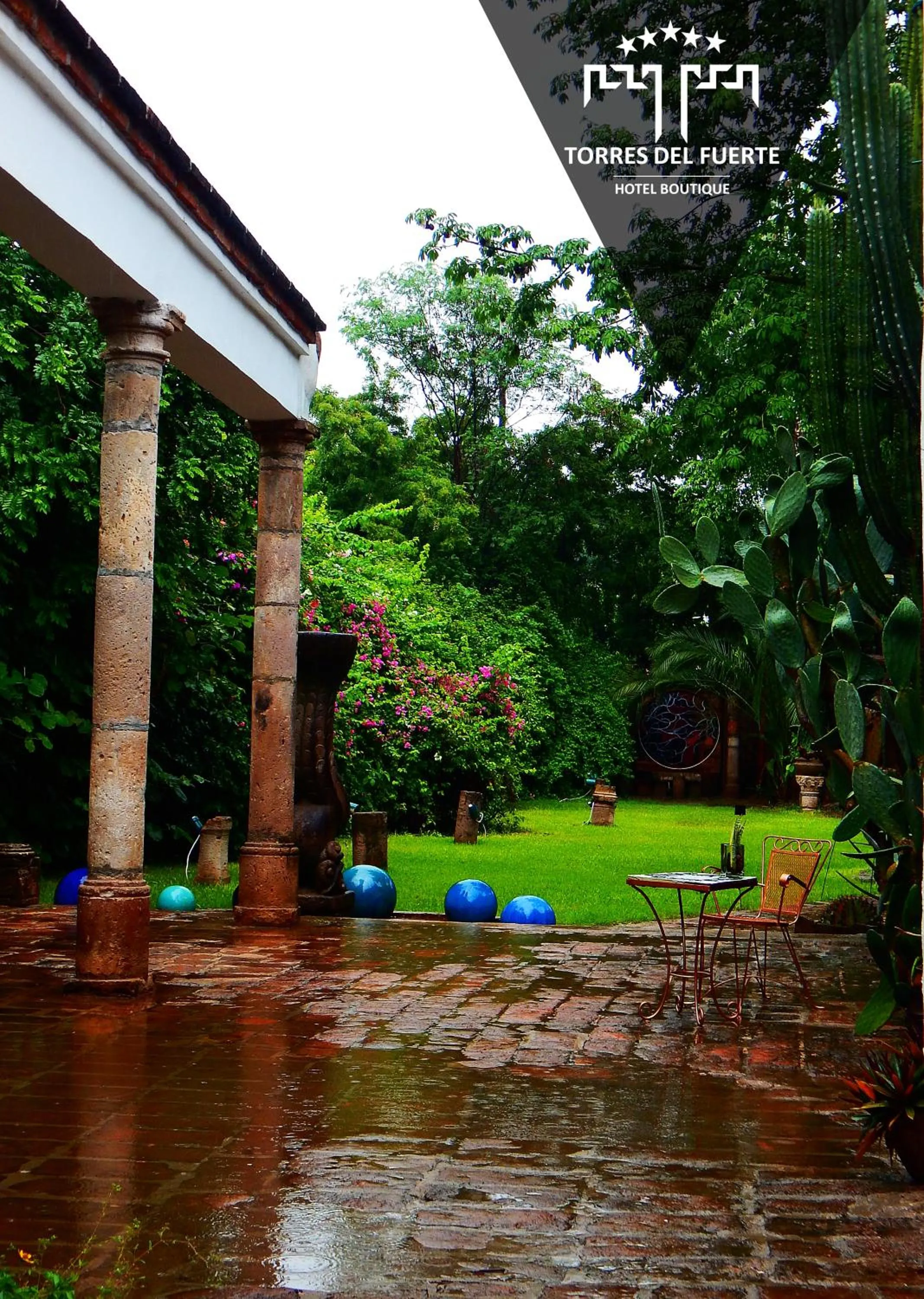 Patio in Hotel Torres Del Fuerte