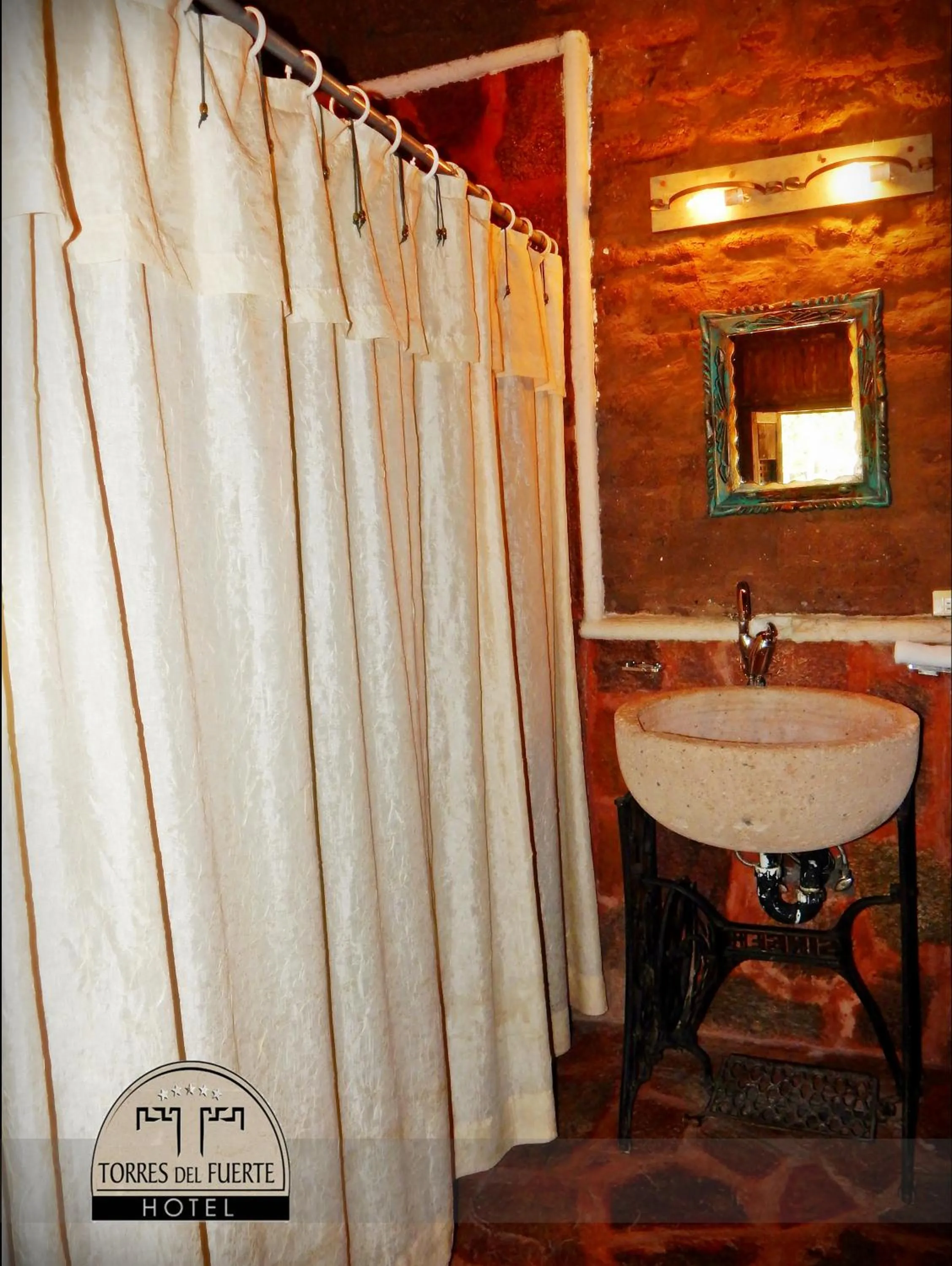 Bathroom in Hotel Torres Del Fuerte