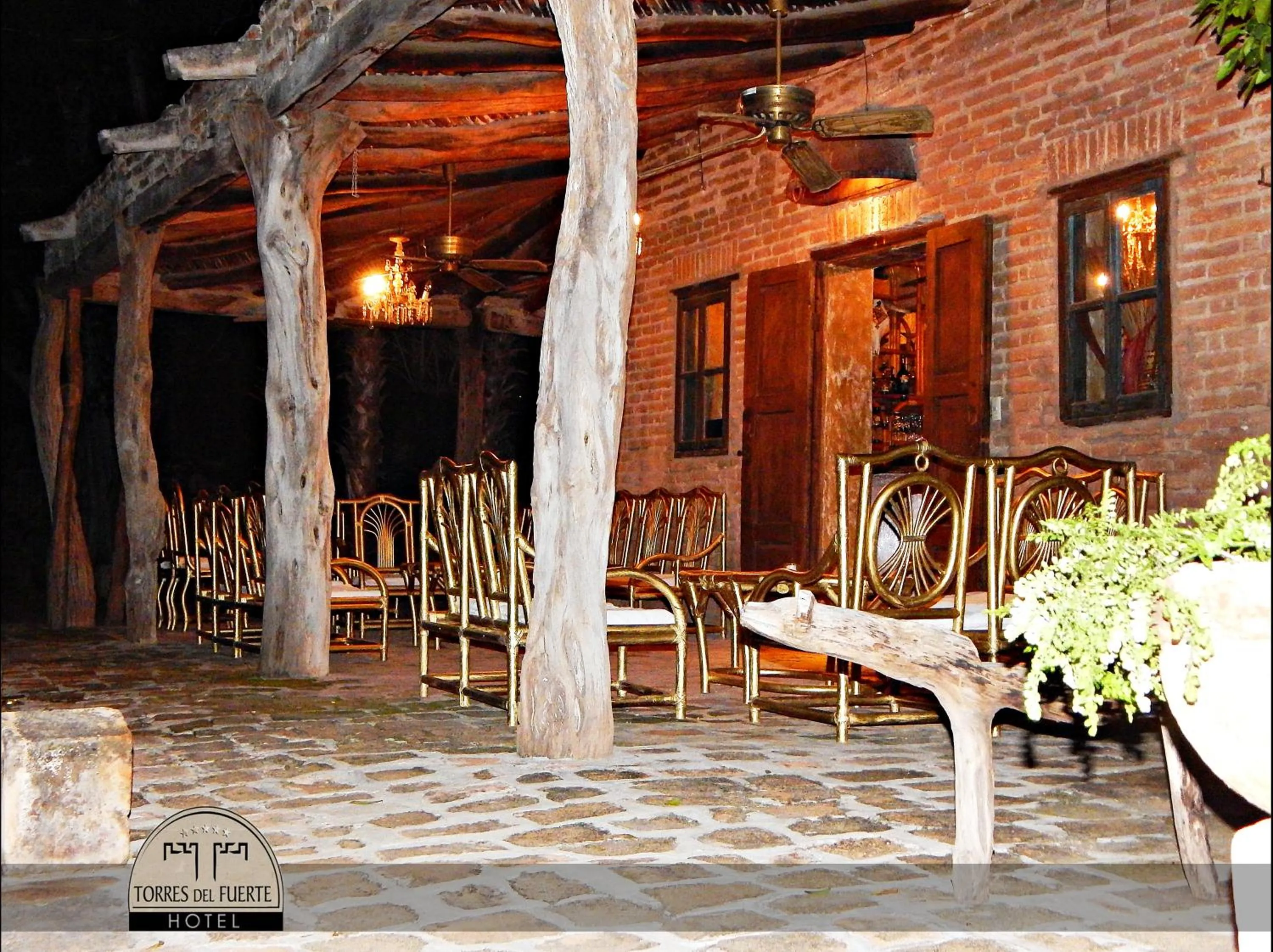 Lounge or bar in Hotel Torres Del Fuerte