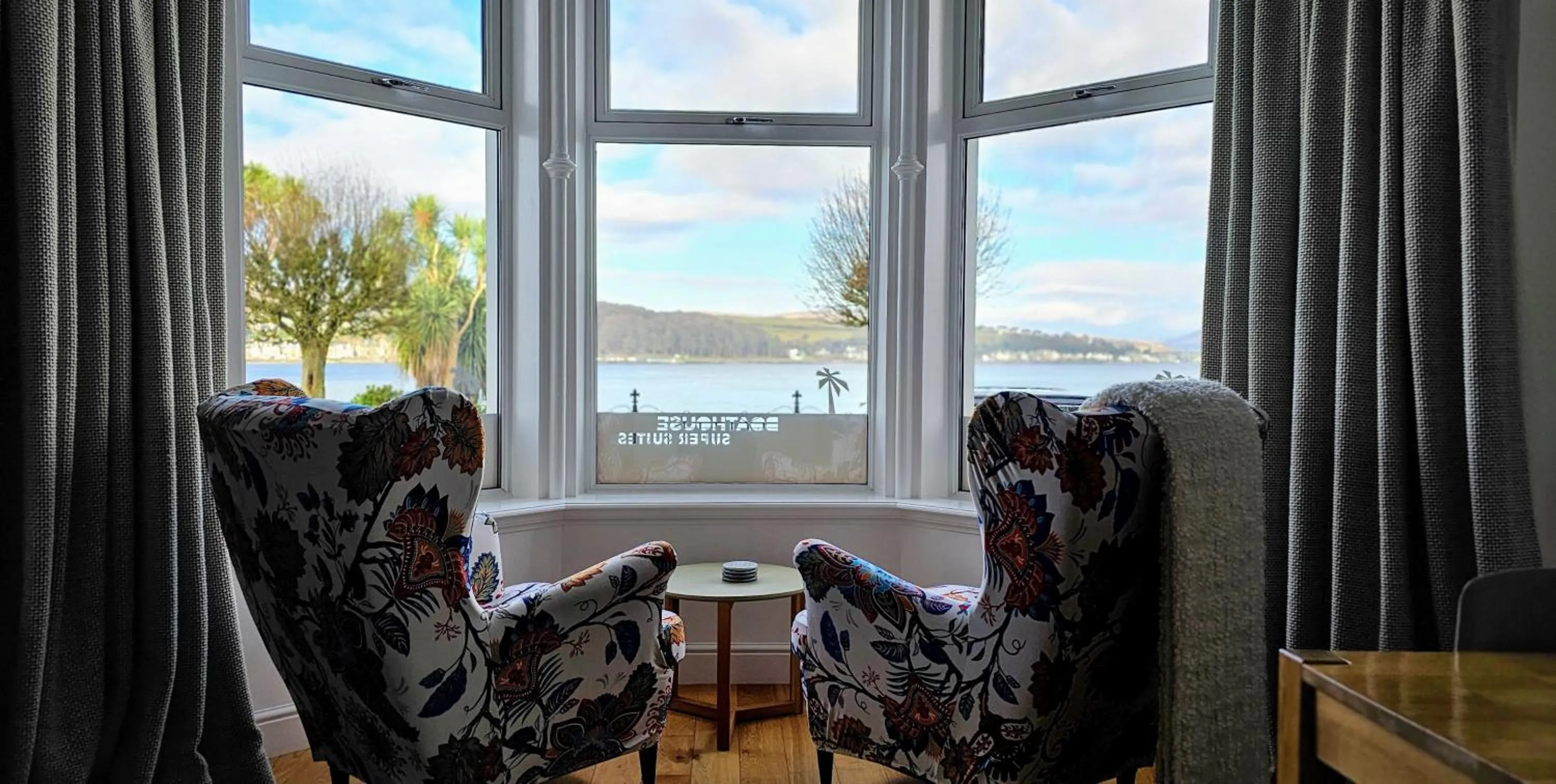 Seating area in Boat House Super Suites