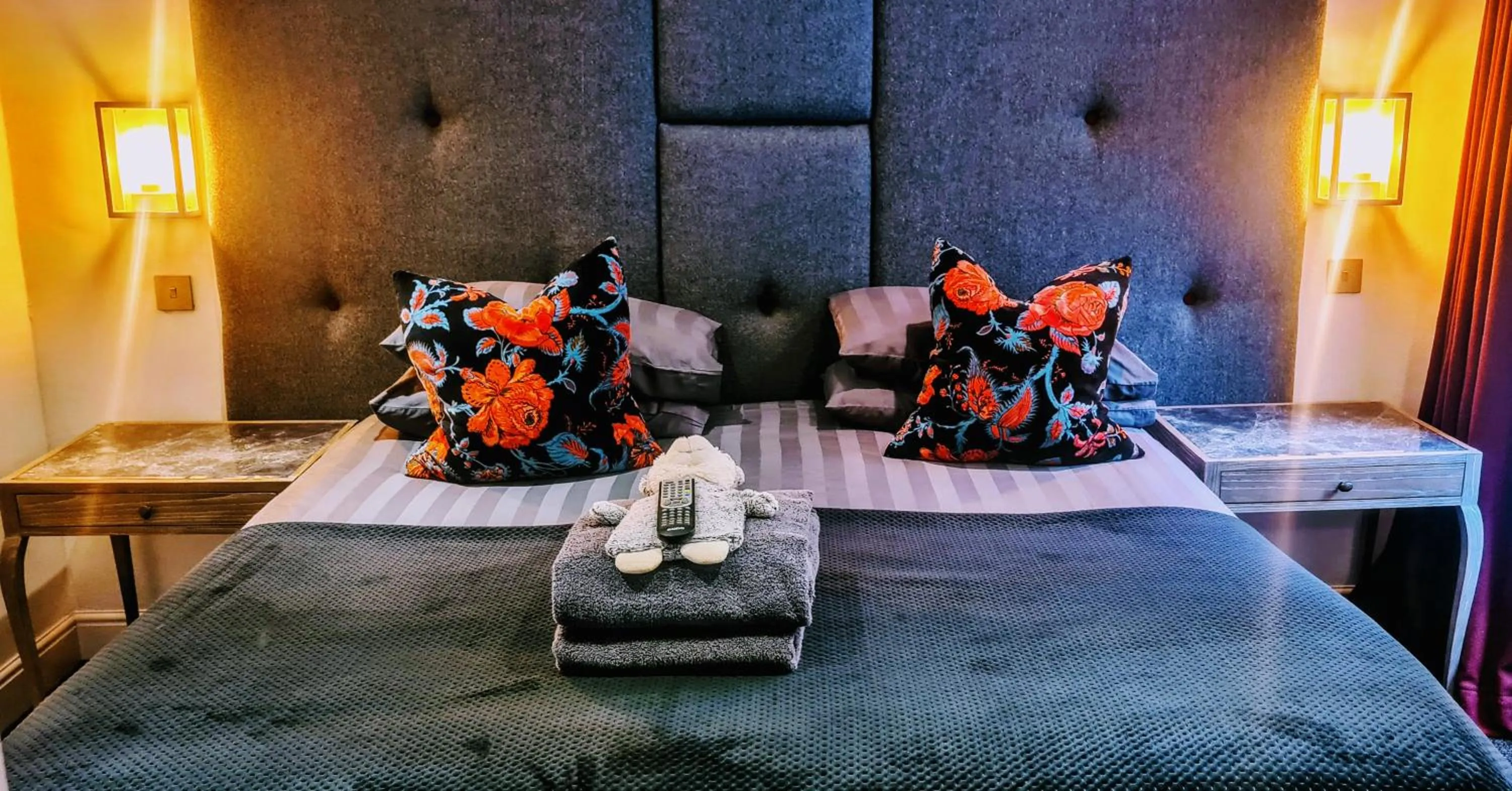 Bedroom, Bed in Boat House Super Suites