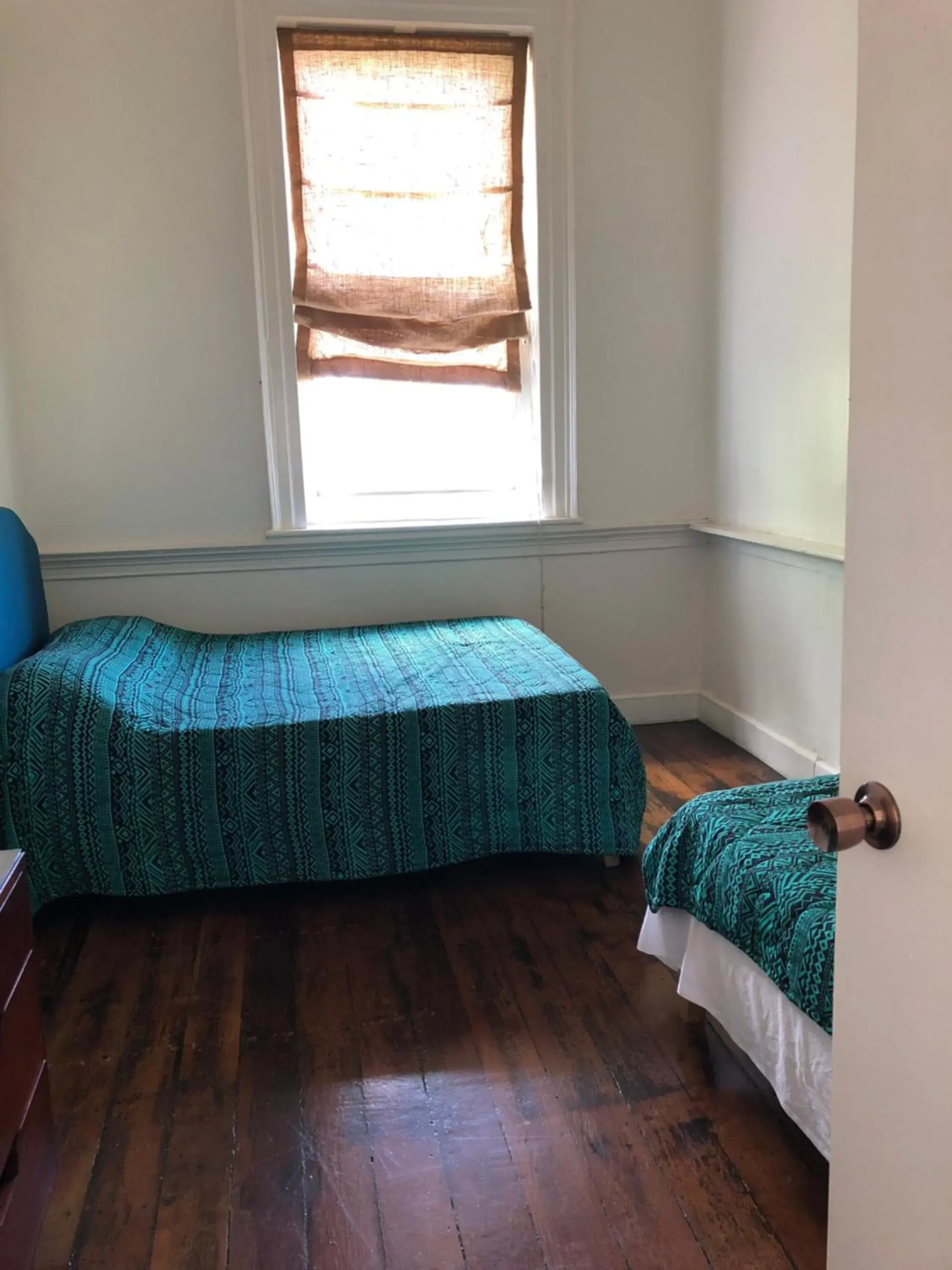 Triple Room in Mobay Kotch Triple Room in Mobay Kotch