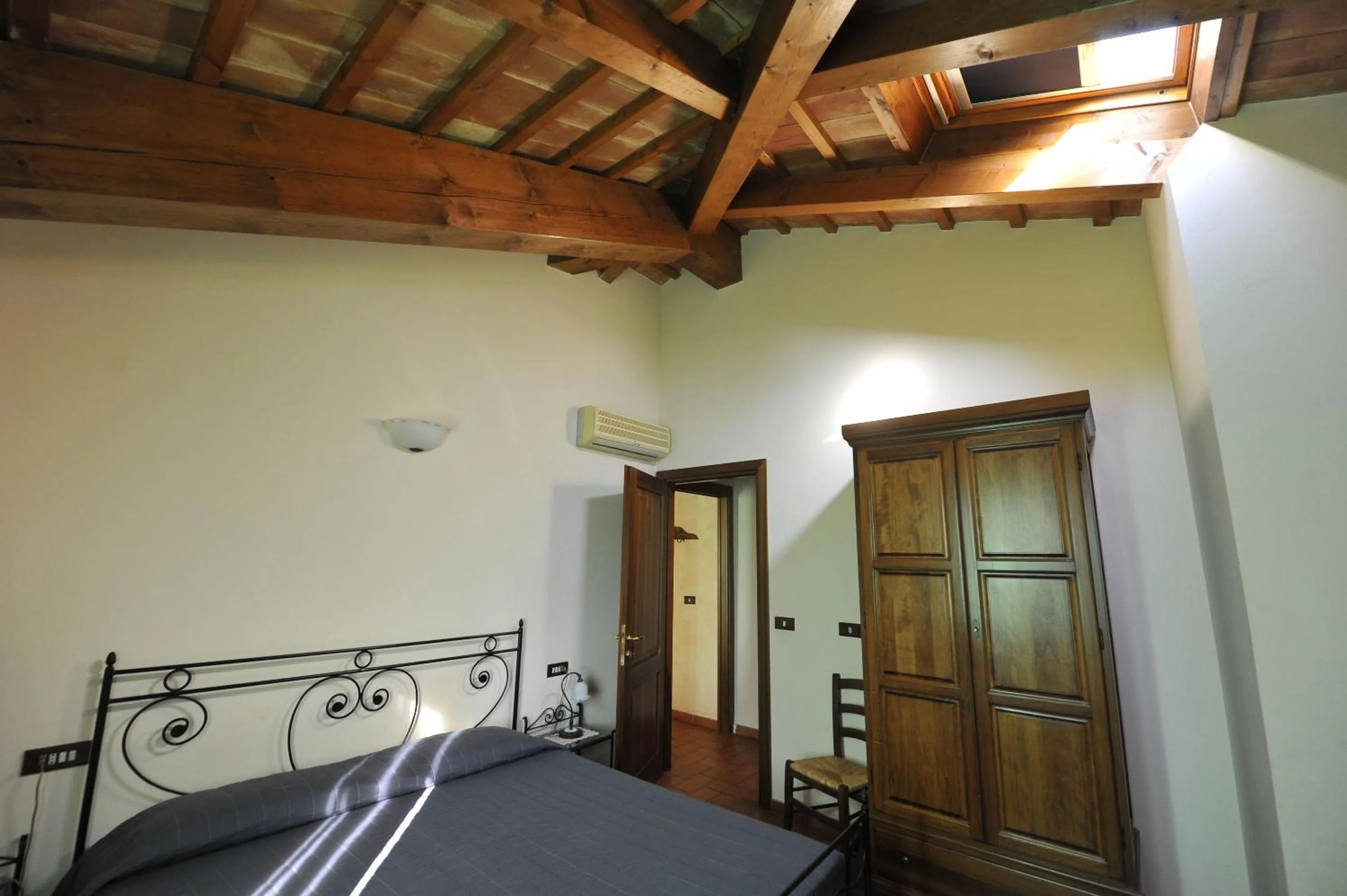 Photo of the whole room, Bed in Il Podere Del Germano Reale