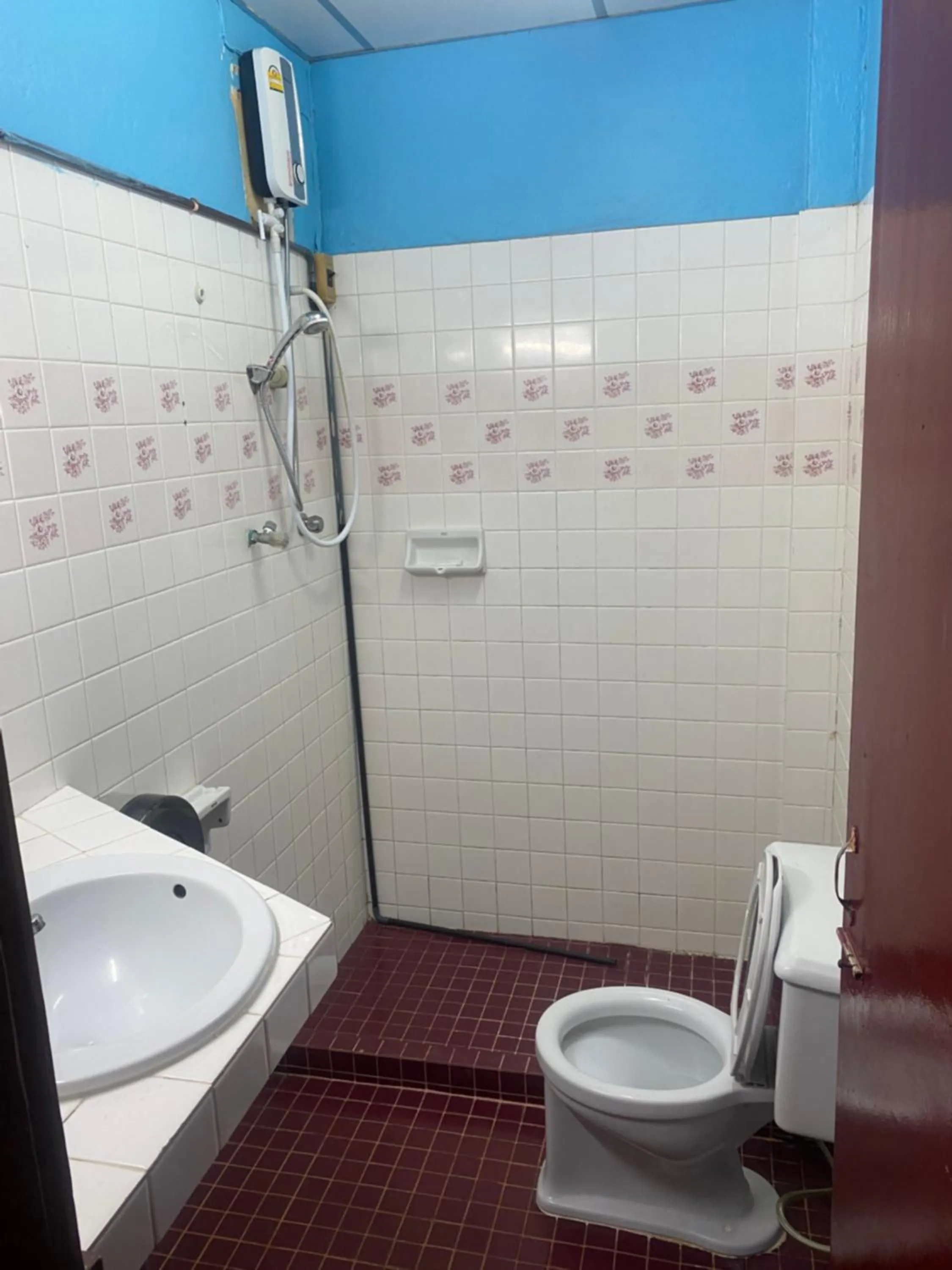 Shower in Riviera Beach