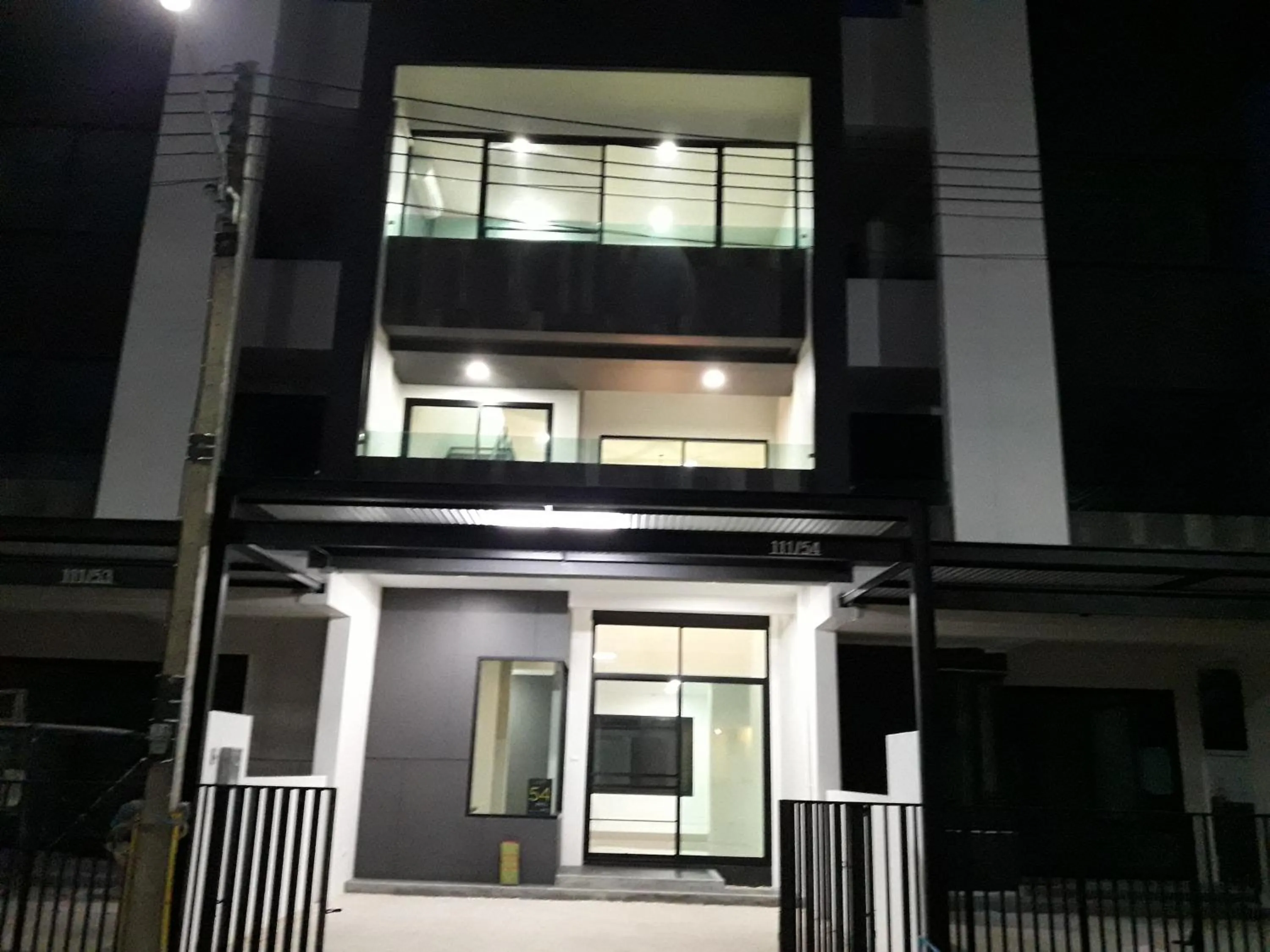 Property building in New Loft Modern Home