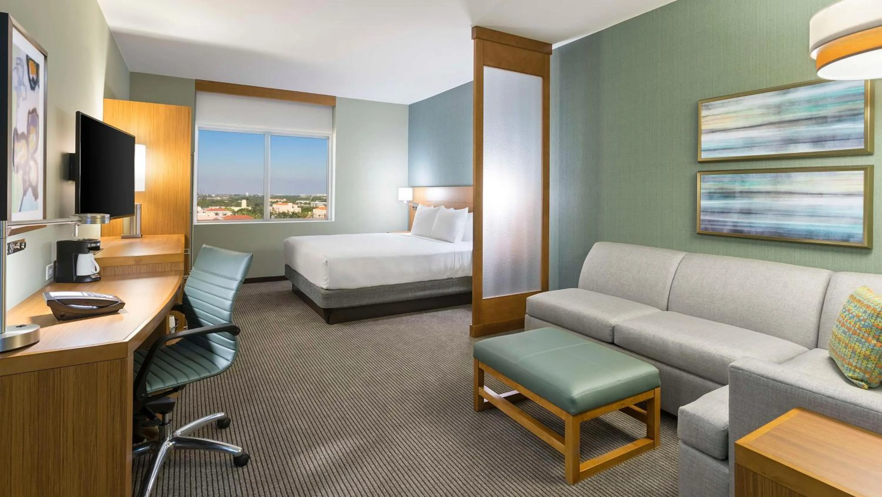 Bedroom, Bed in Hyatt Place Boca Raton