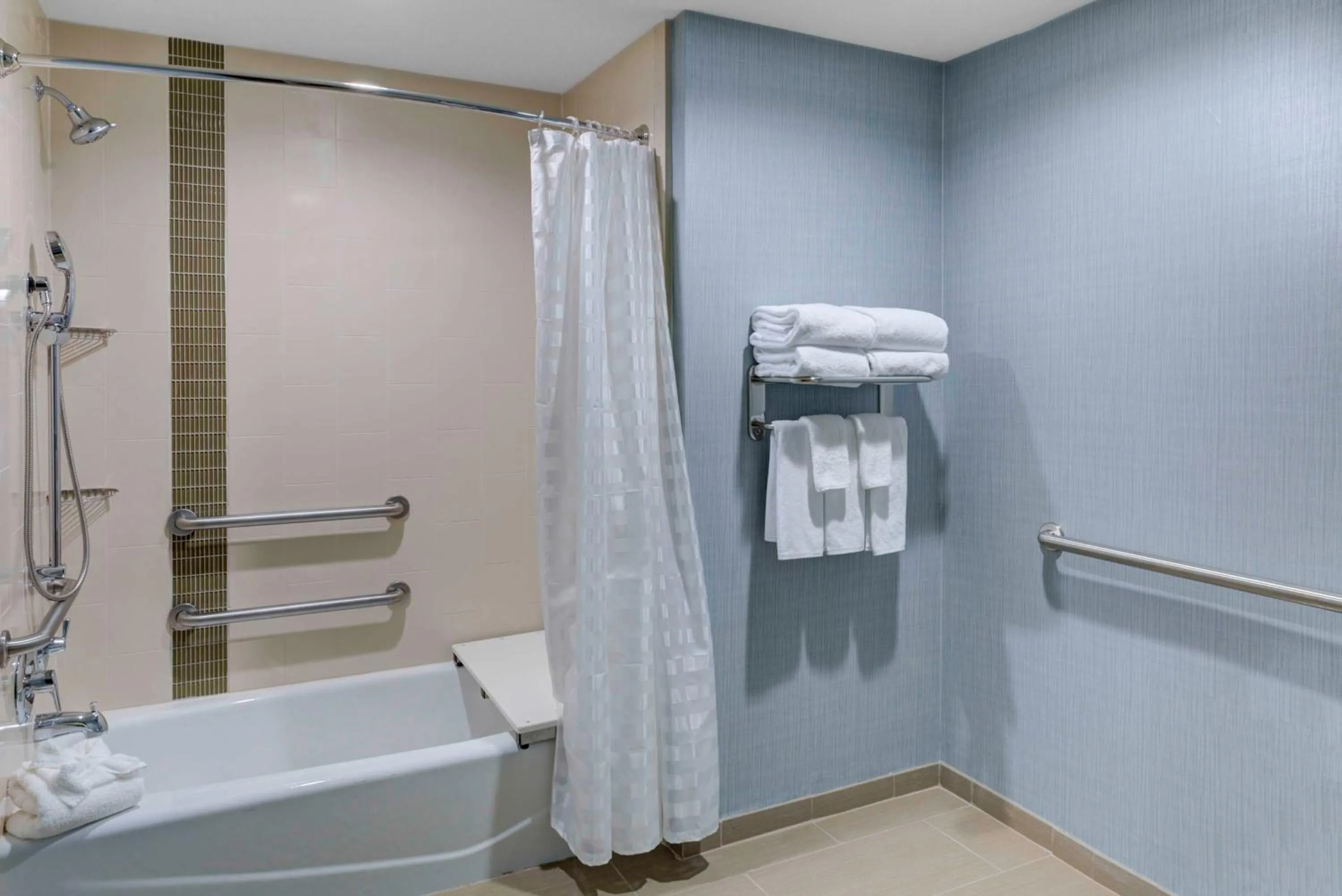 Bathroom in Hyatt Place Dallas/Allen