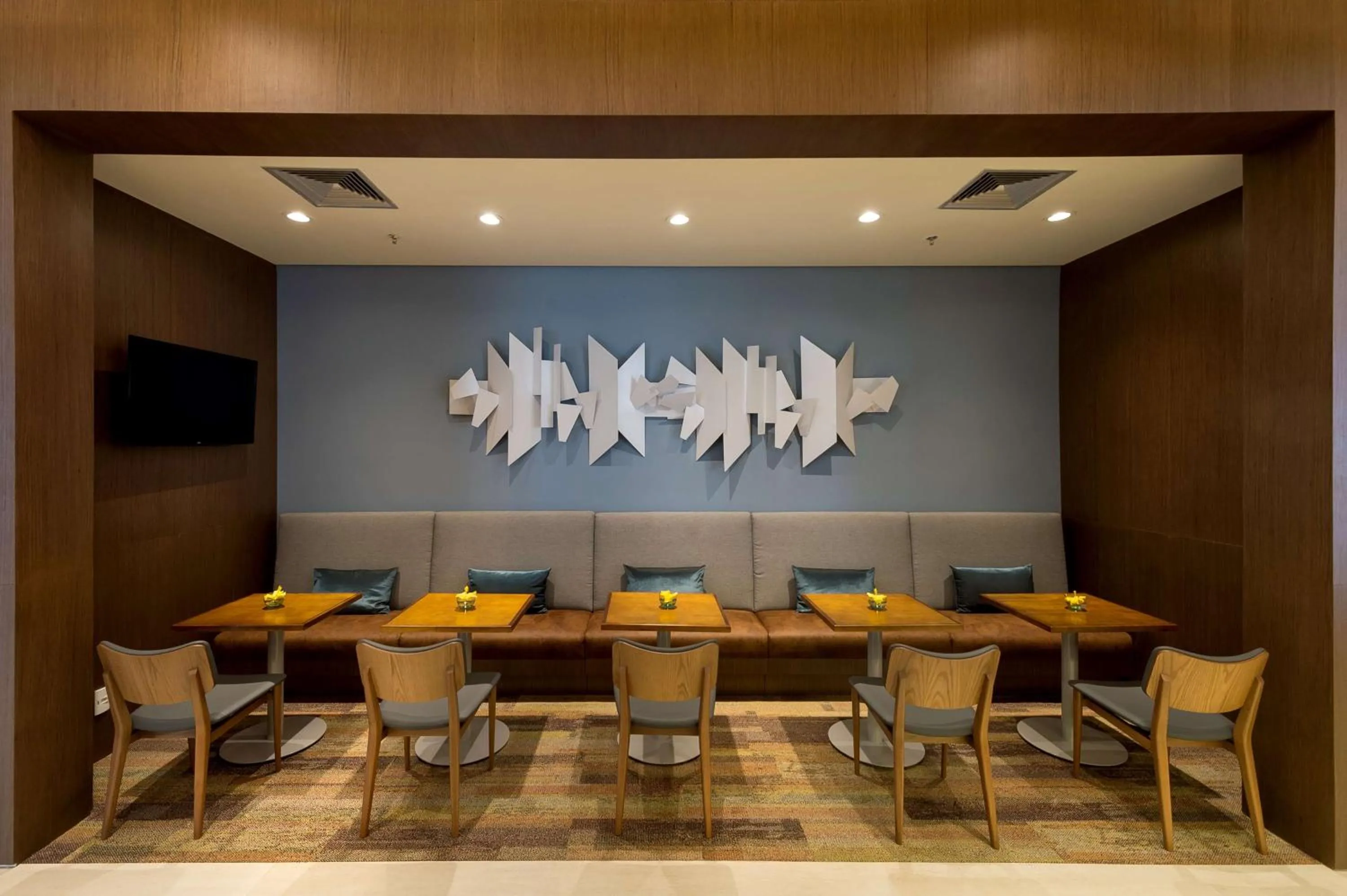 Lounge or bar in Hyatt Place Sao Jose do Rio Preto