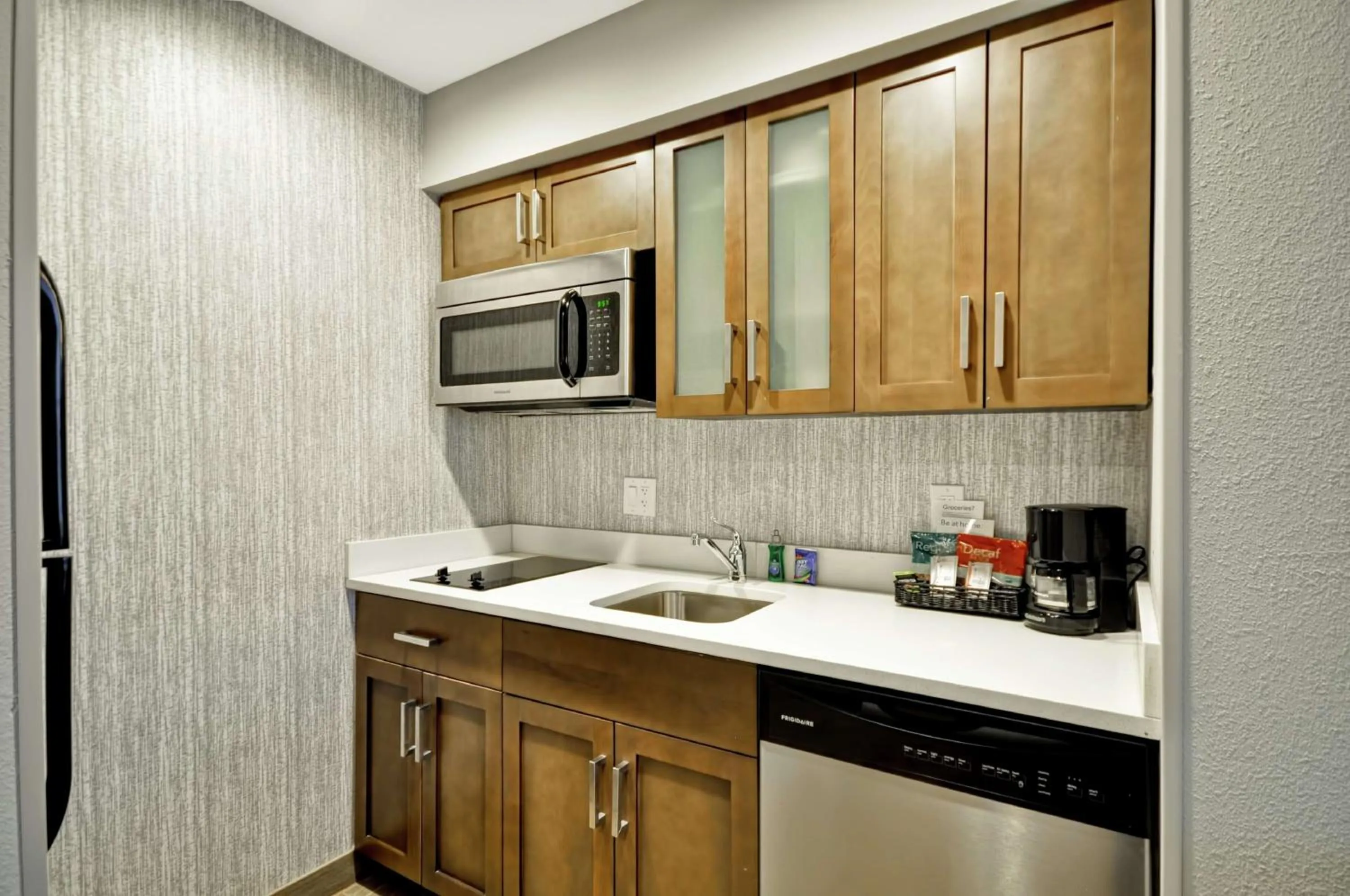 Kitchen or kitchenette in Homewood Suites by Hilton Cincinnati/West Chester