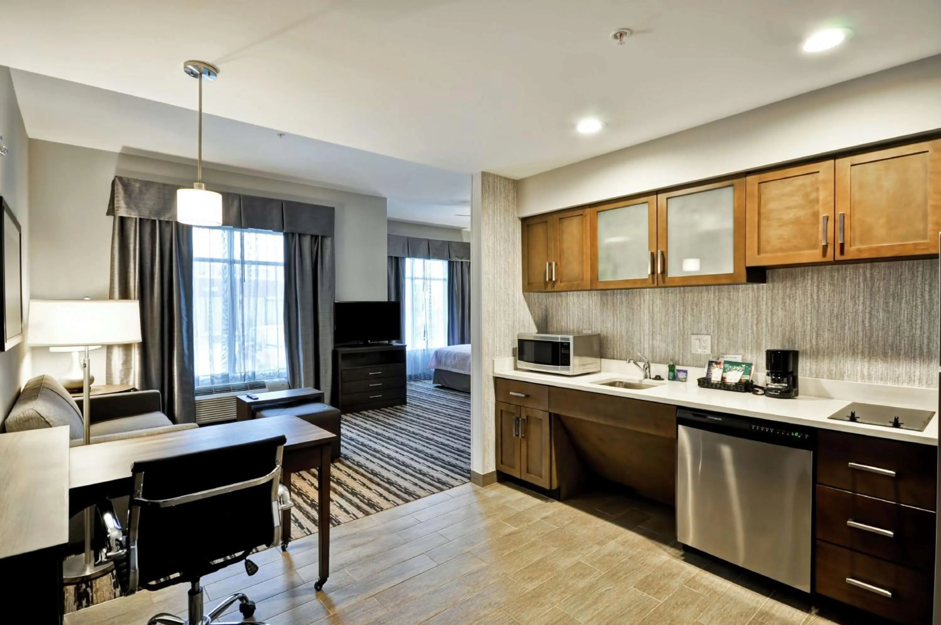 Living room in Homewood Suites by Hilton Cincinnati/West Chester