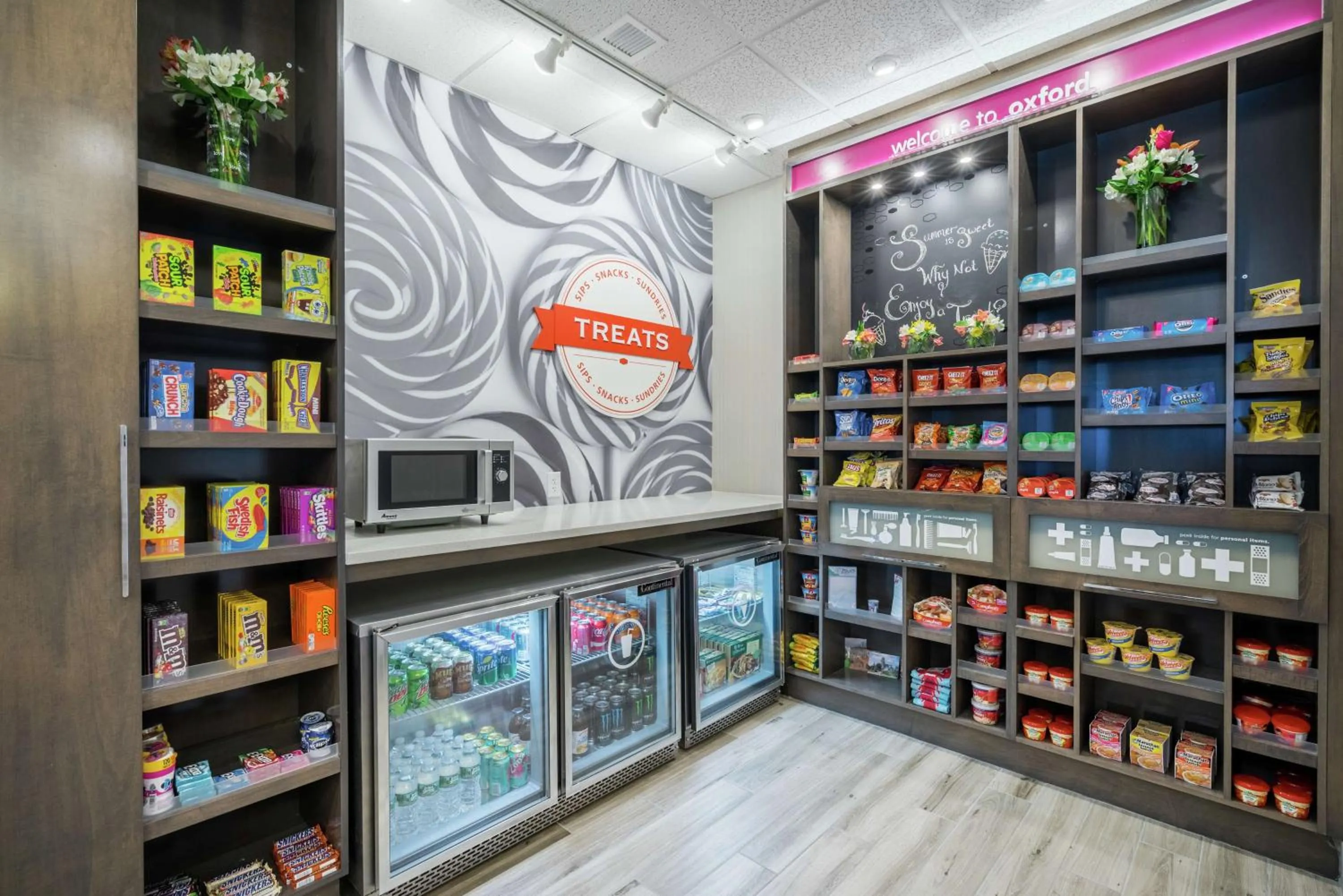 Dining area in Hampton Inn by Hilton Oxford, ME