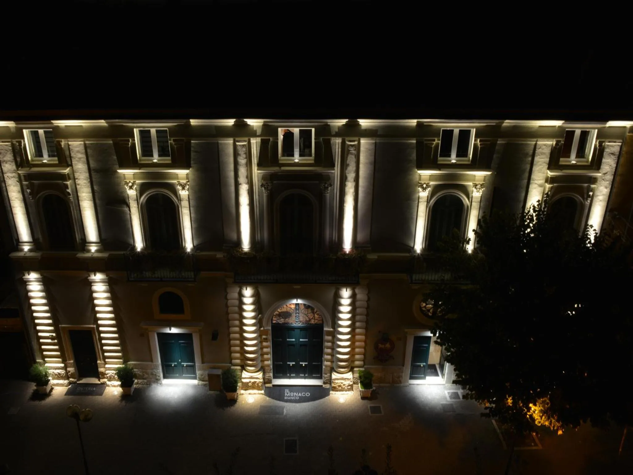 Property building in La Residenza del Monaco bianco