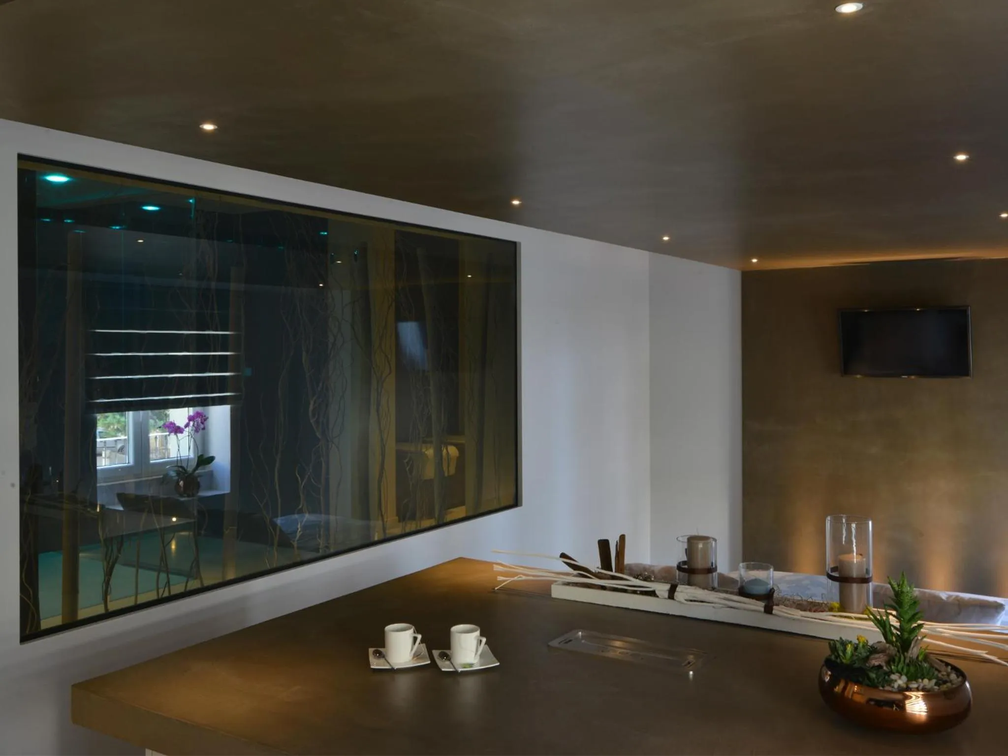 Decorative detail in La Residenza del Monaco bianco