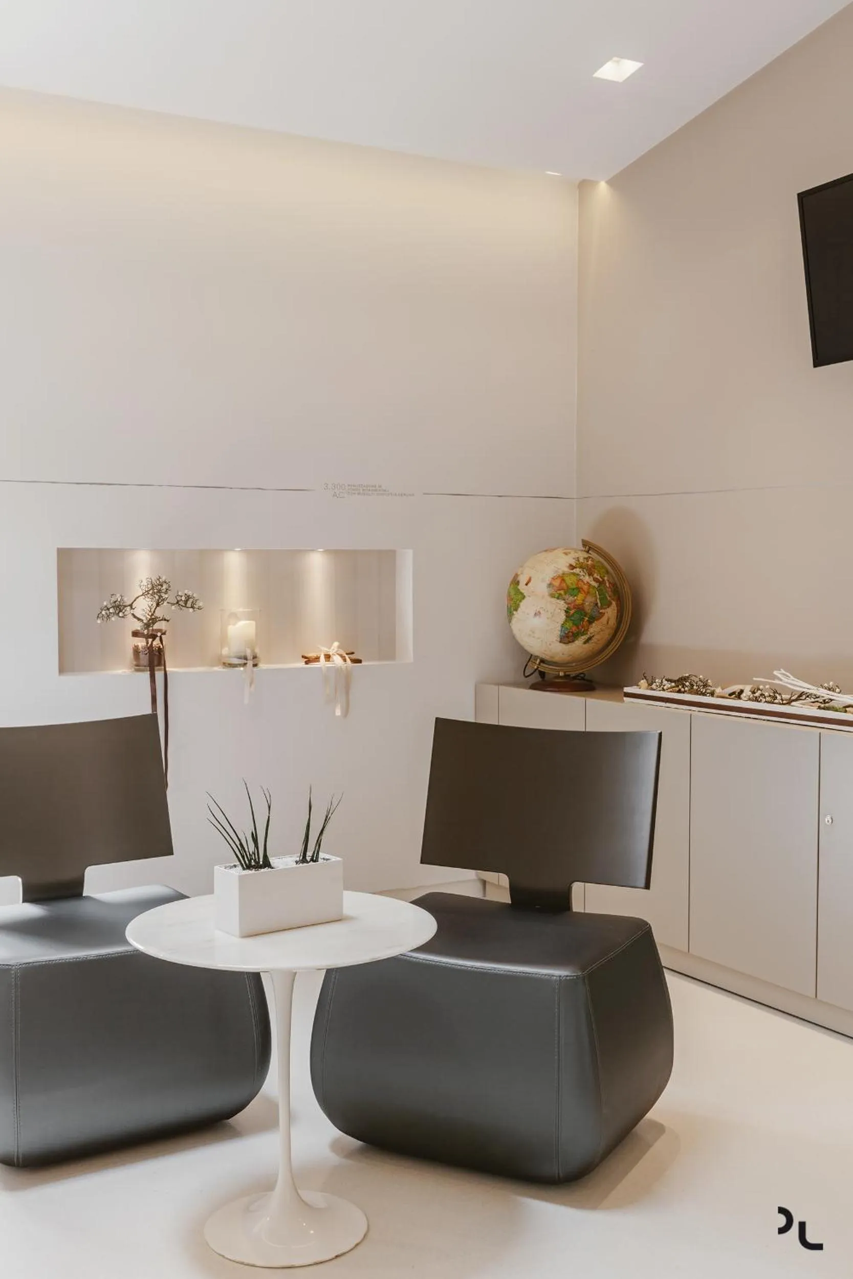 Communal lounge/ TV room in La Residenza del Monaco bianco