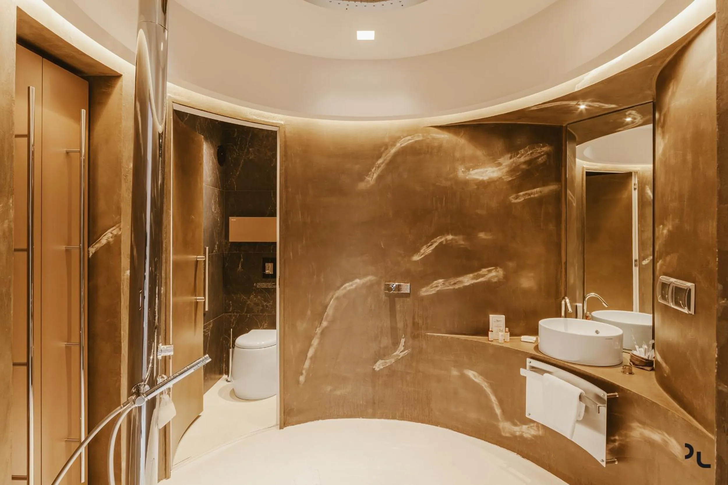 Bathroom in La Residenza del Monaco bianco