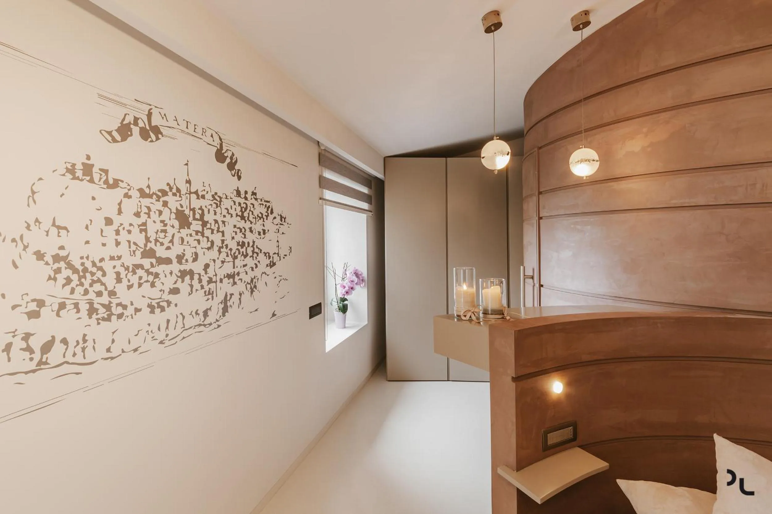 Decorative detail in La Residenza del Monaco bianco