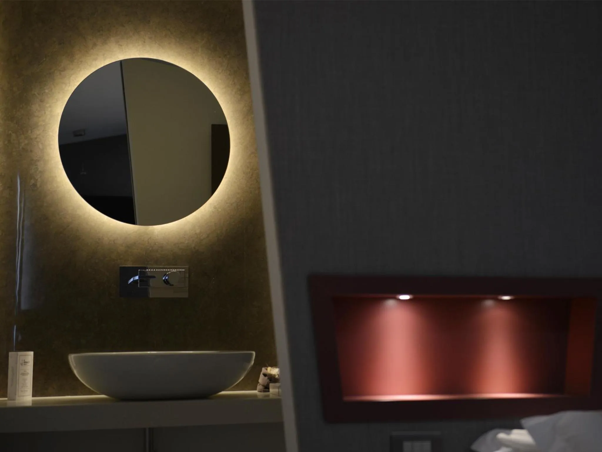 Decorative detail in La Residenza del Monaco bianco