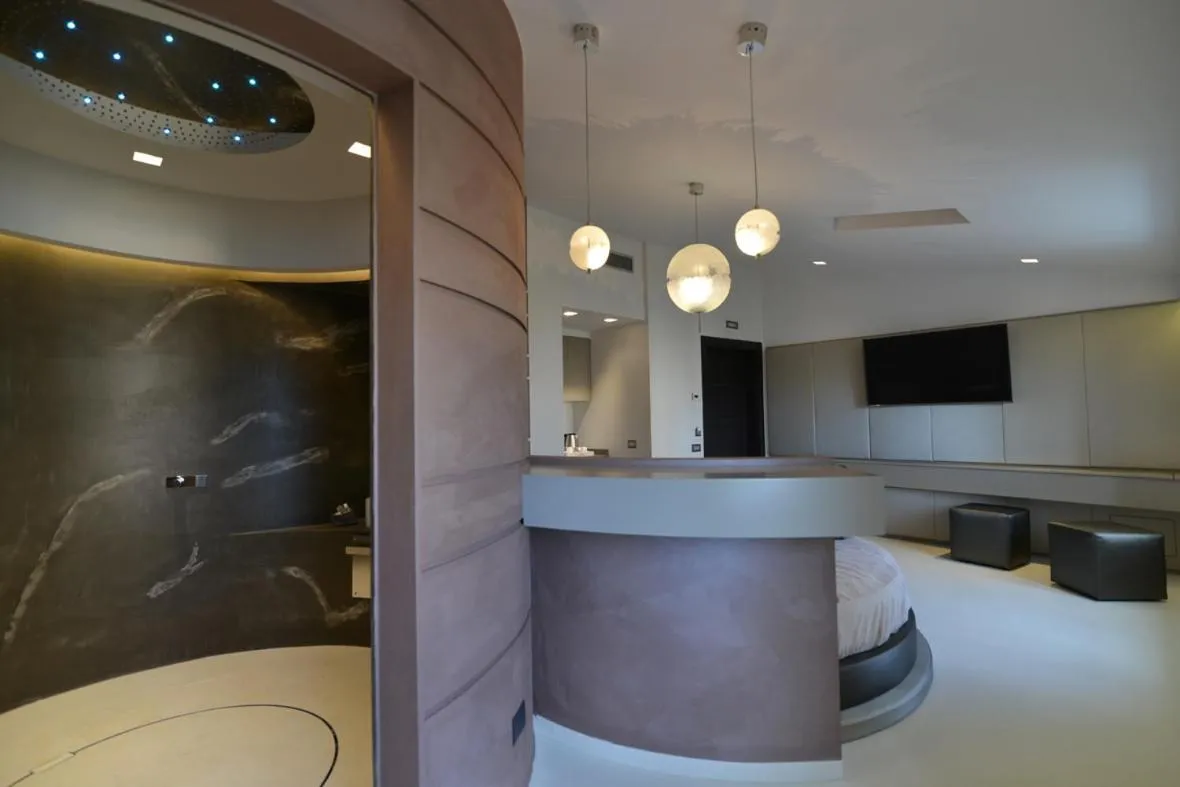 Photo of the whole room in La Residenza del Monaco bianco