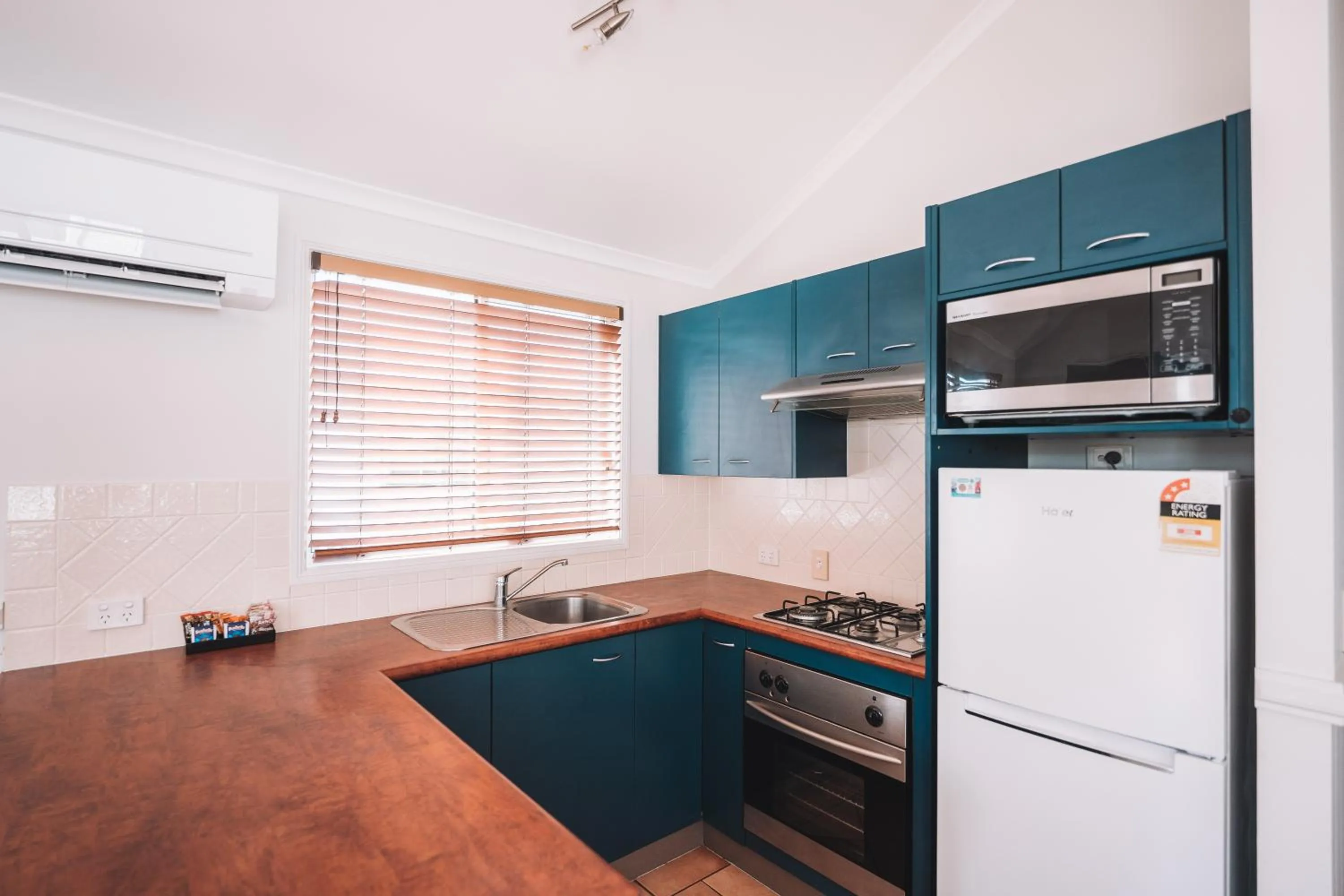 Kitchen or kitchenette in BIG4 Rainbow Beach Holiday Park