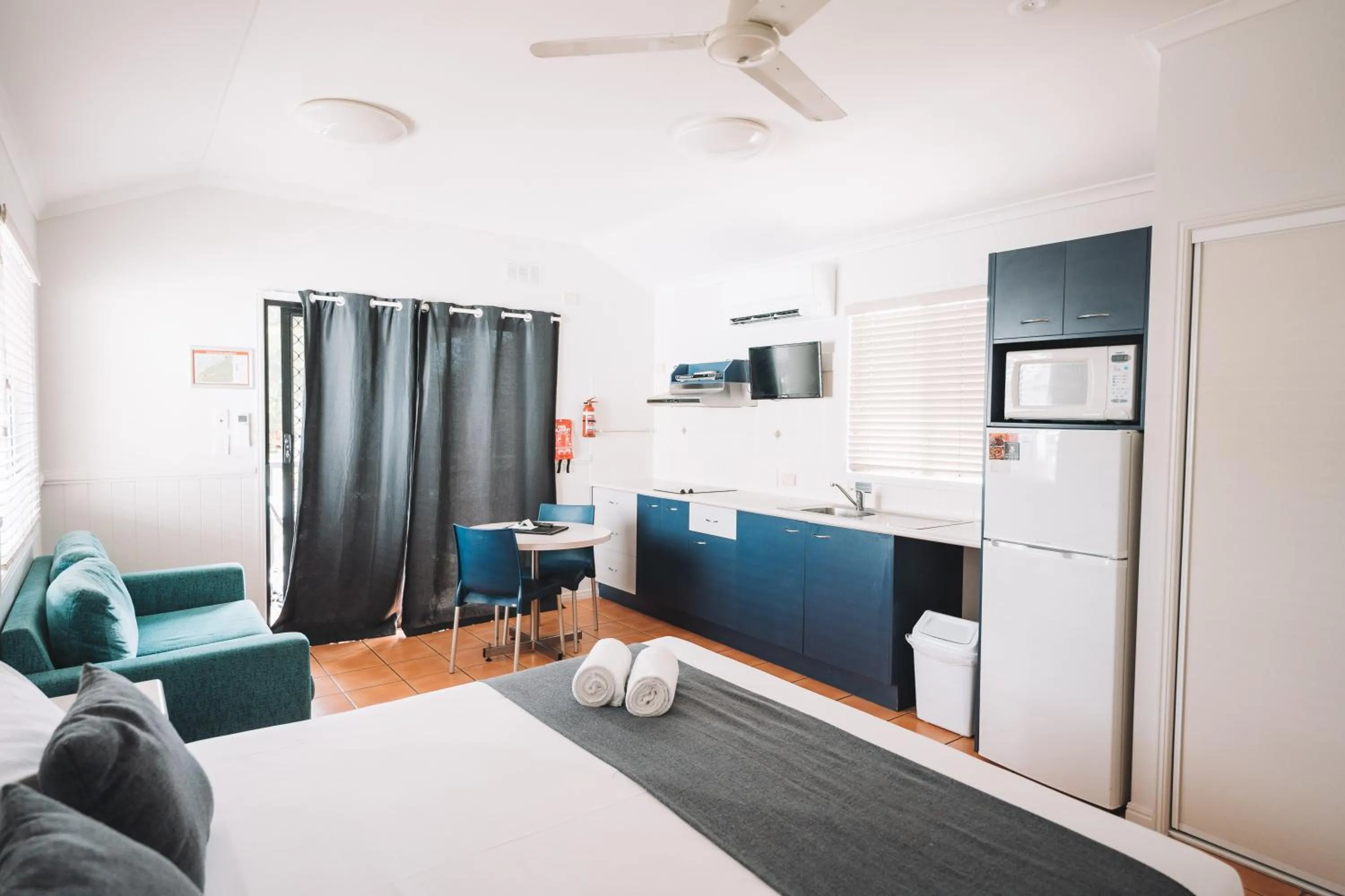 Photo of the whole room, Bed in BIG4 Rainbow Beach Holiday Park