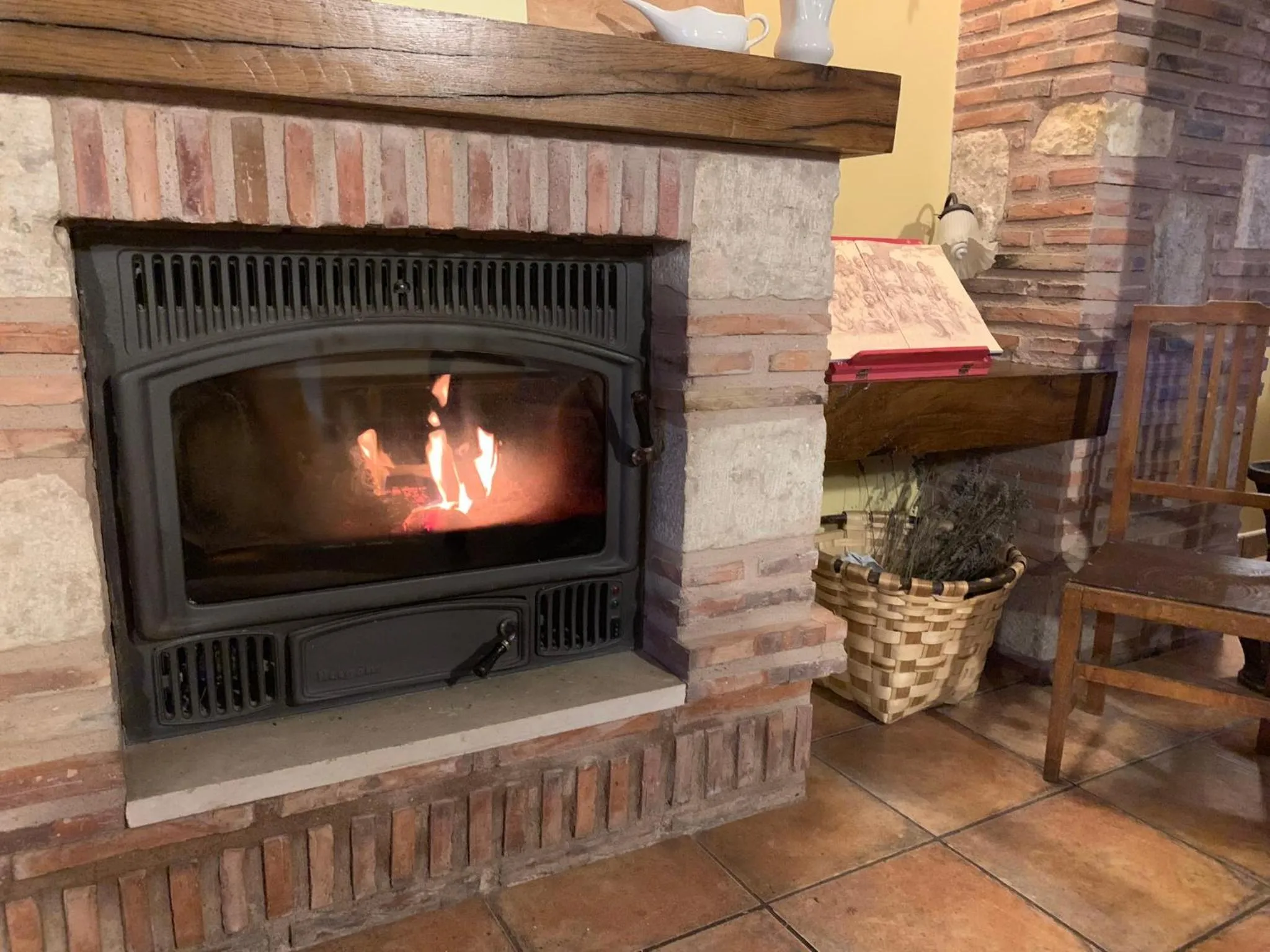 Lounge or bar in La Cabala de Ibeas