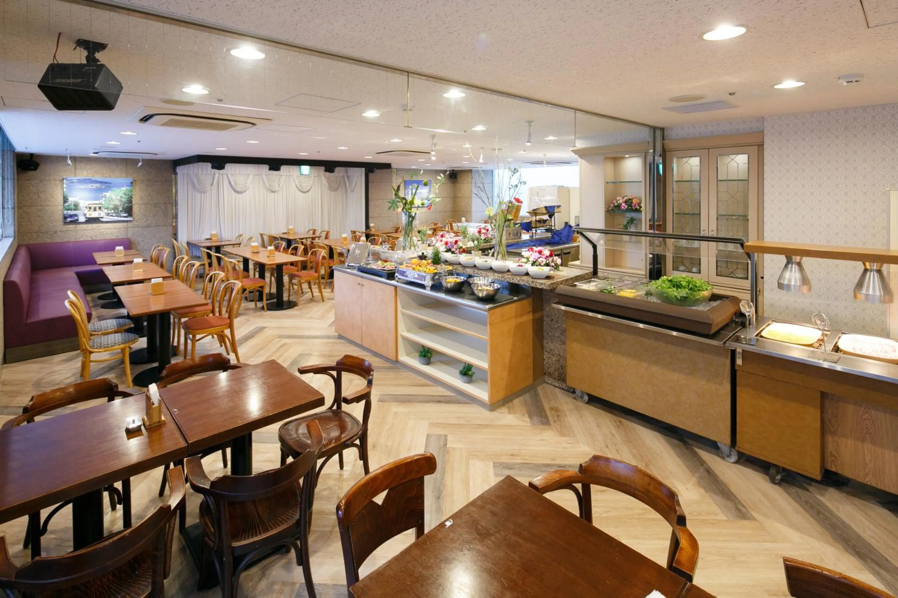 Restaurant/places to eat in Day Nice Hotel Tokyo