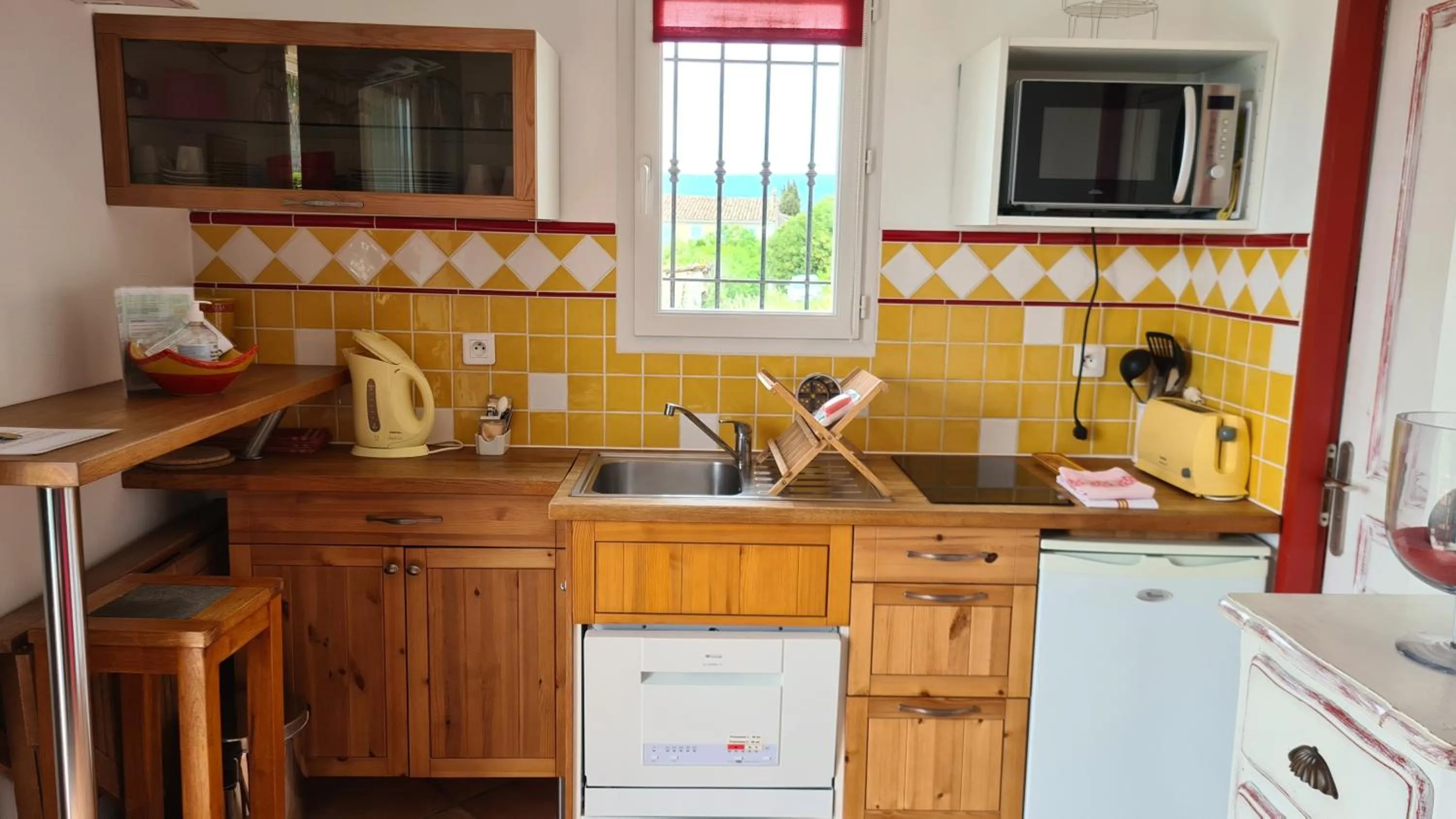 Kitchen or kitchenette in la cigale sous l'olivier