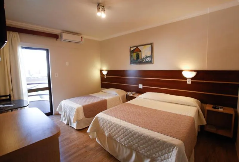 Bedroom, Bed in Hotel Lang Palace - Fica no Centro da Cidade