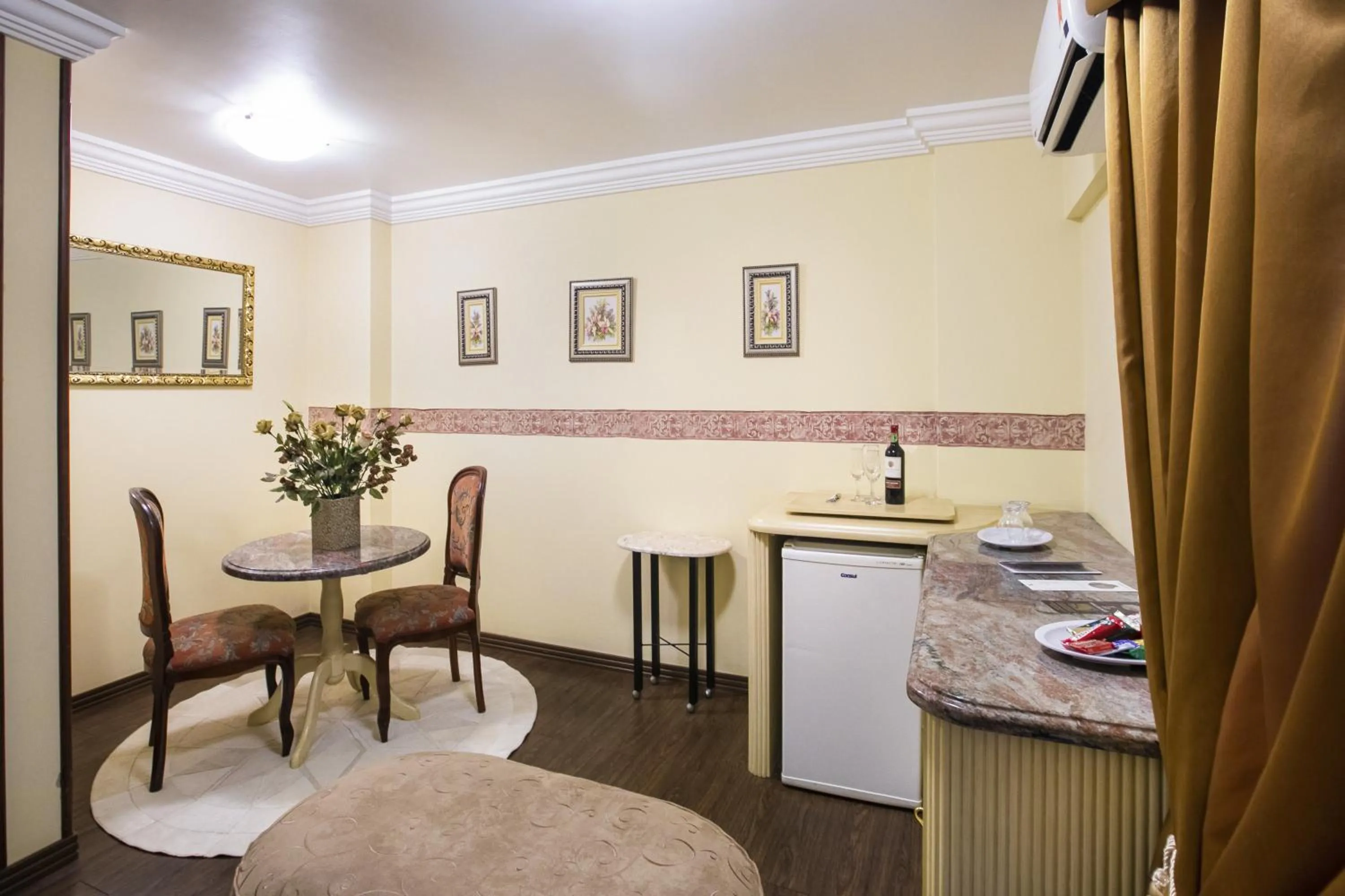 Decorative detail in Hotel Lang Palace - Fica no Centro da Cidade