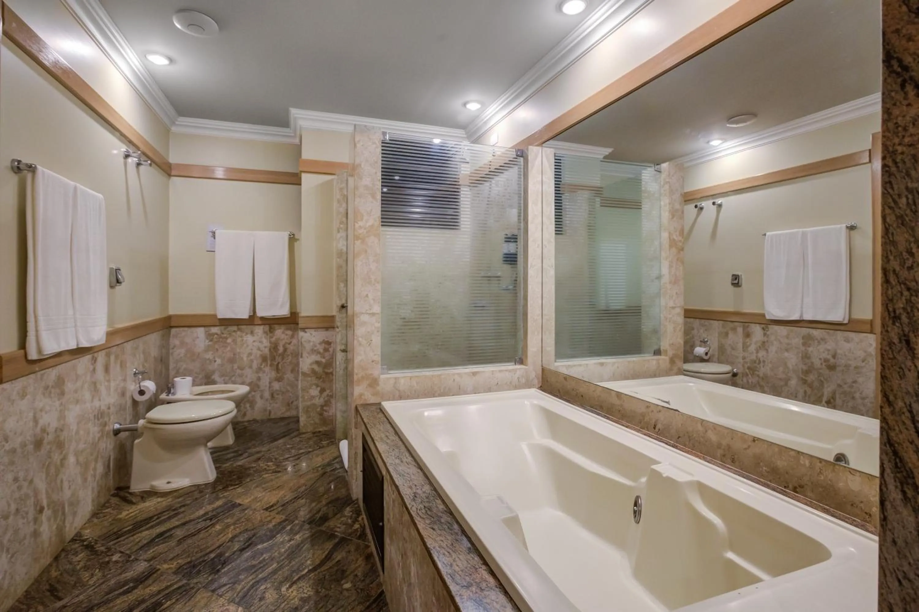 Bathroom in Slaviero Londrina Flat