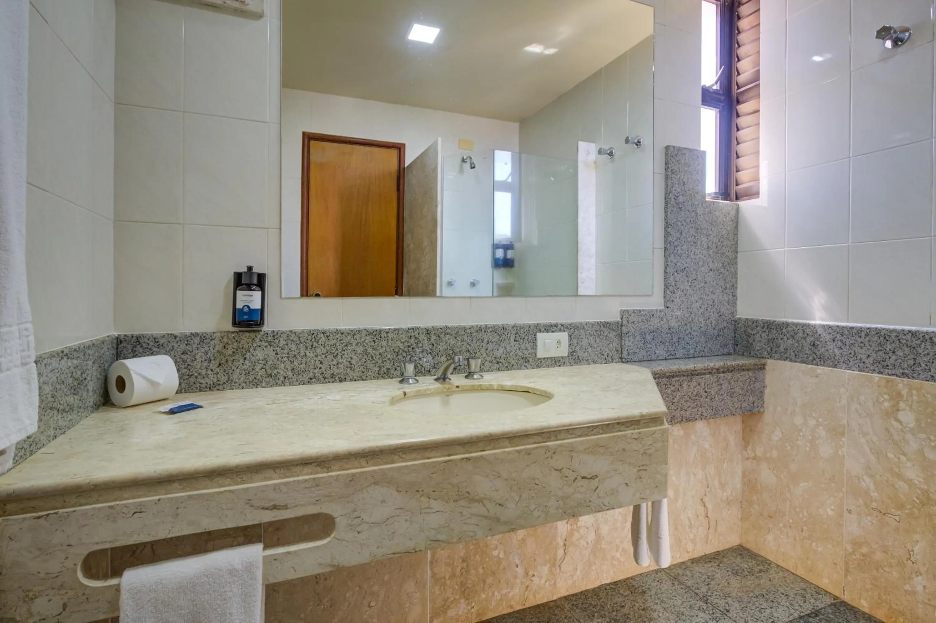 Bathroom in Slaviero Londrina Flat