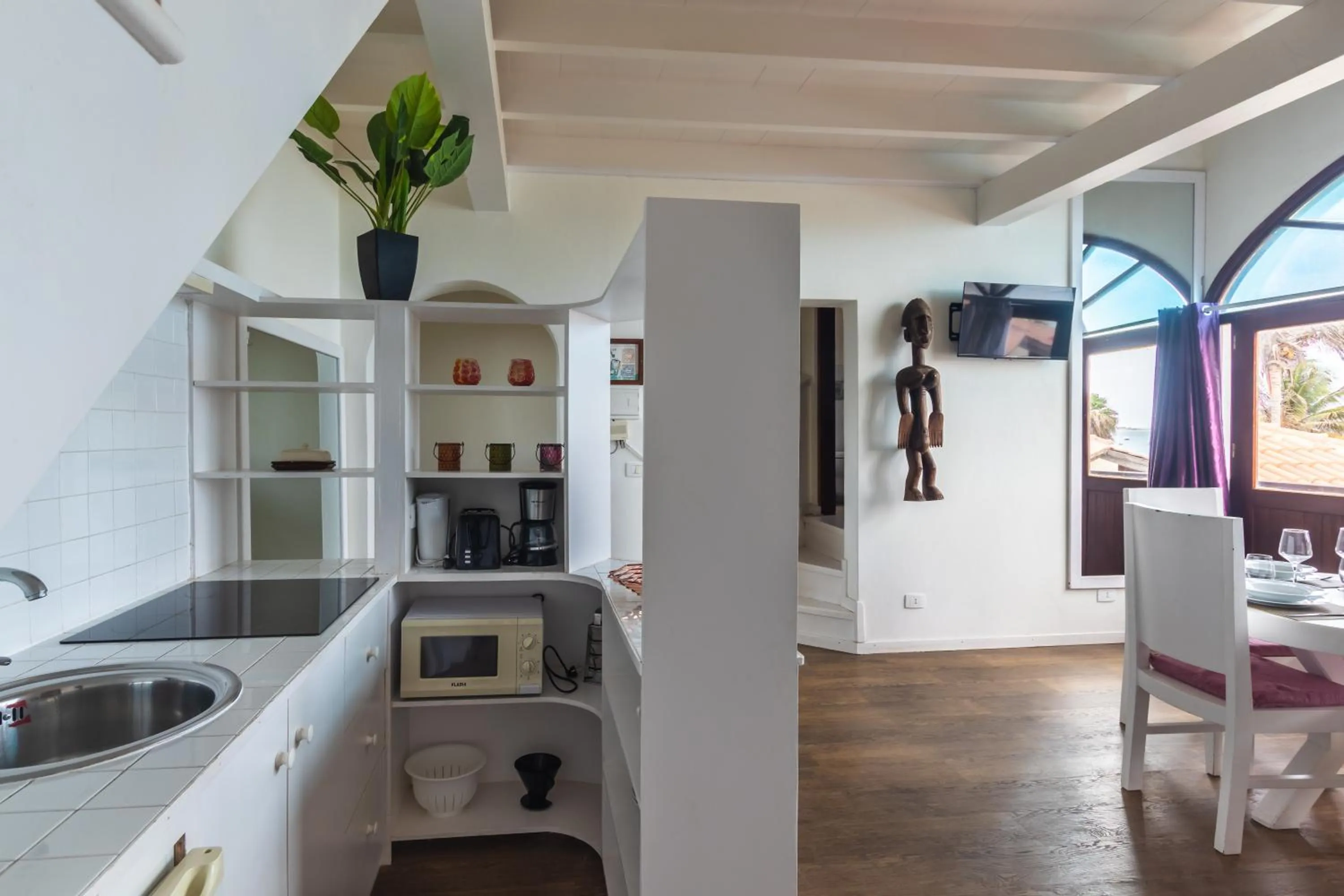 Kitchen or kitchenette in Porto Antigo Hotel BB