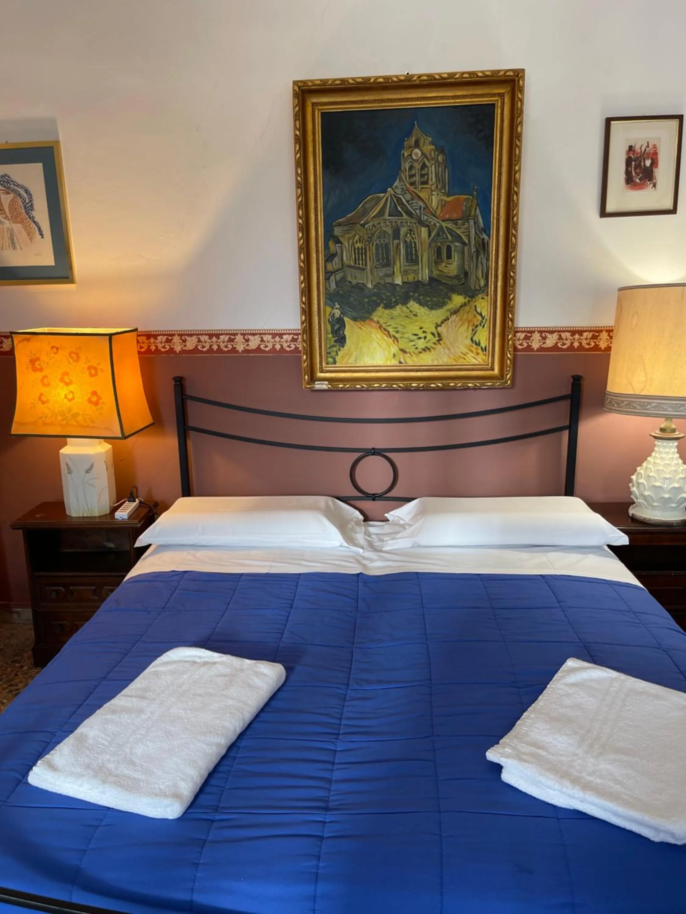 Photo of the whole room, Bed in Princess Guest House Canal View