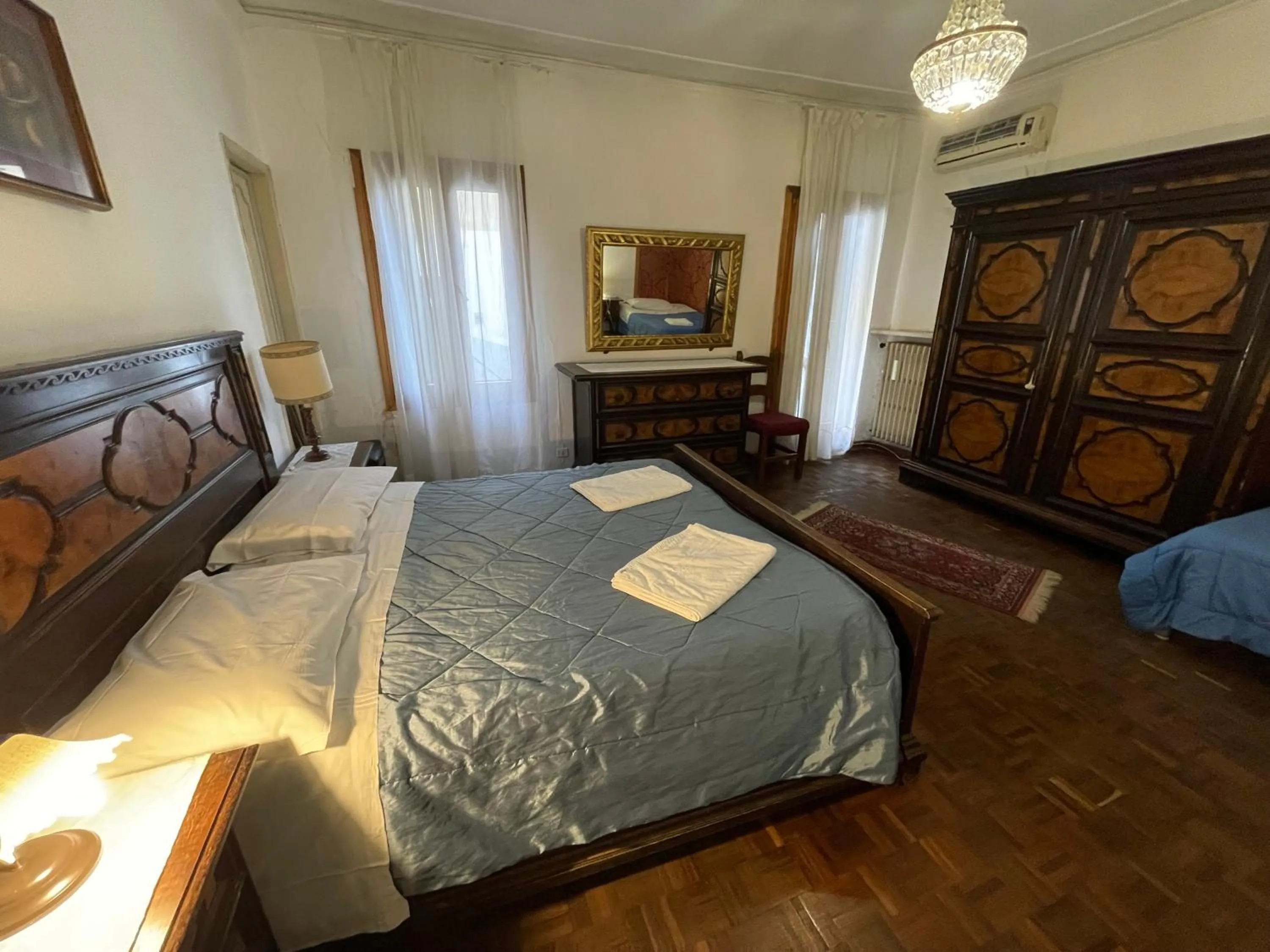 Photo of the whole room, Bed in Princess Guest House Canal View