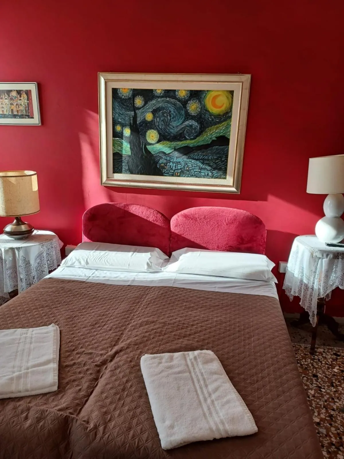 Photo of the whole room, Bed in Princess Guest House Canal View