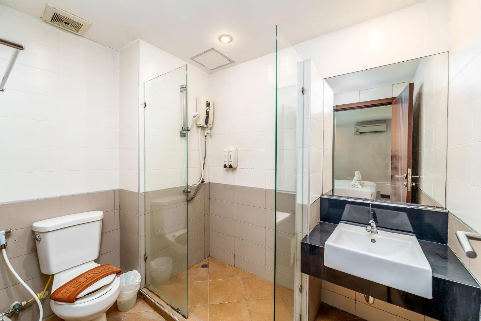 Bathroom in Villa Navin