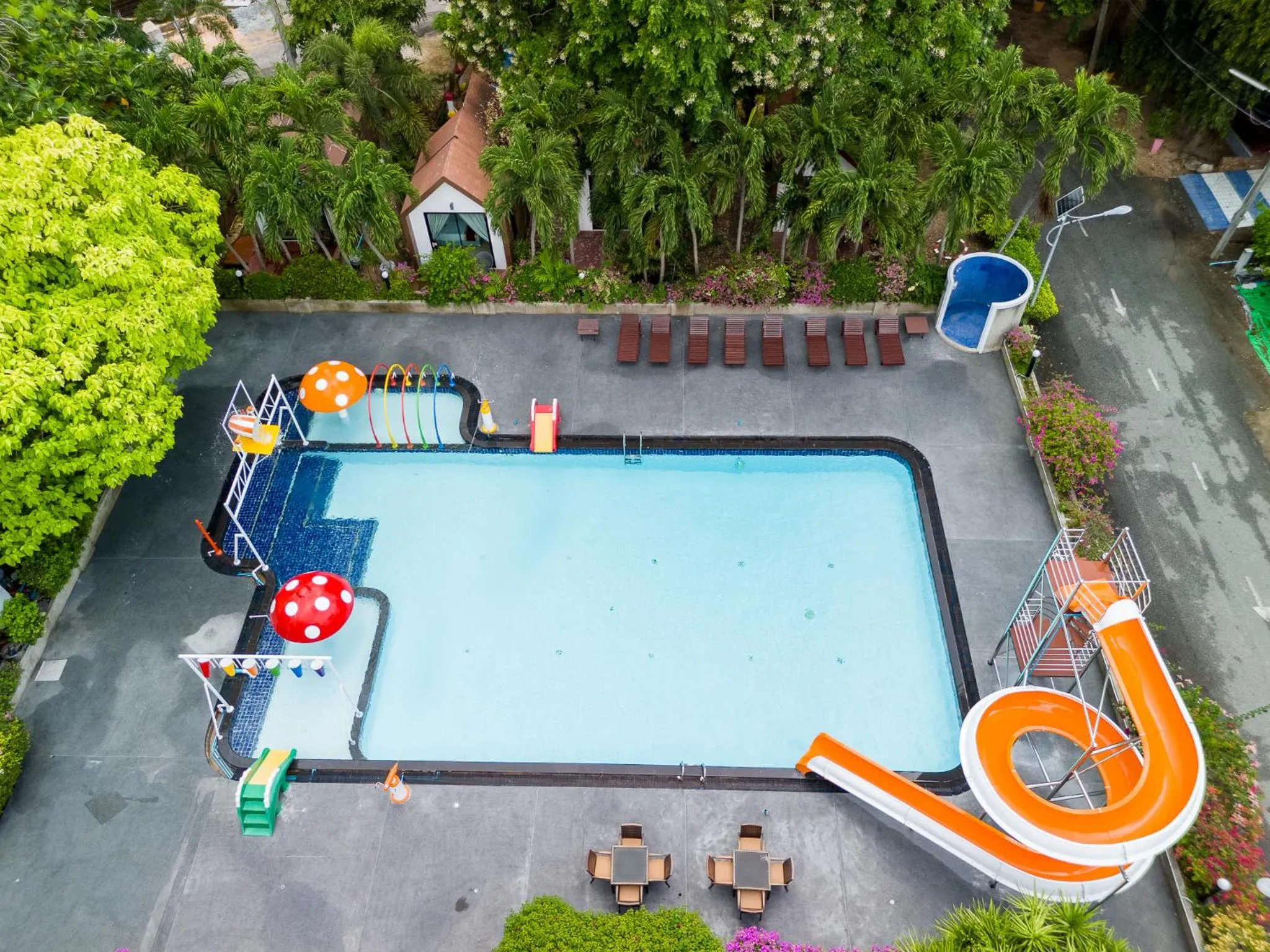 Pool view in Villa Navin