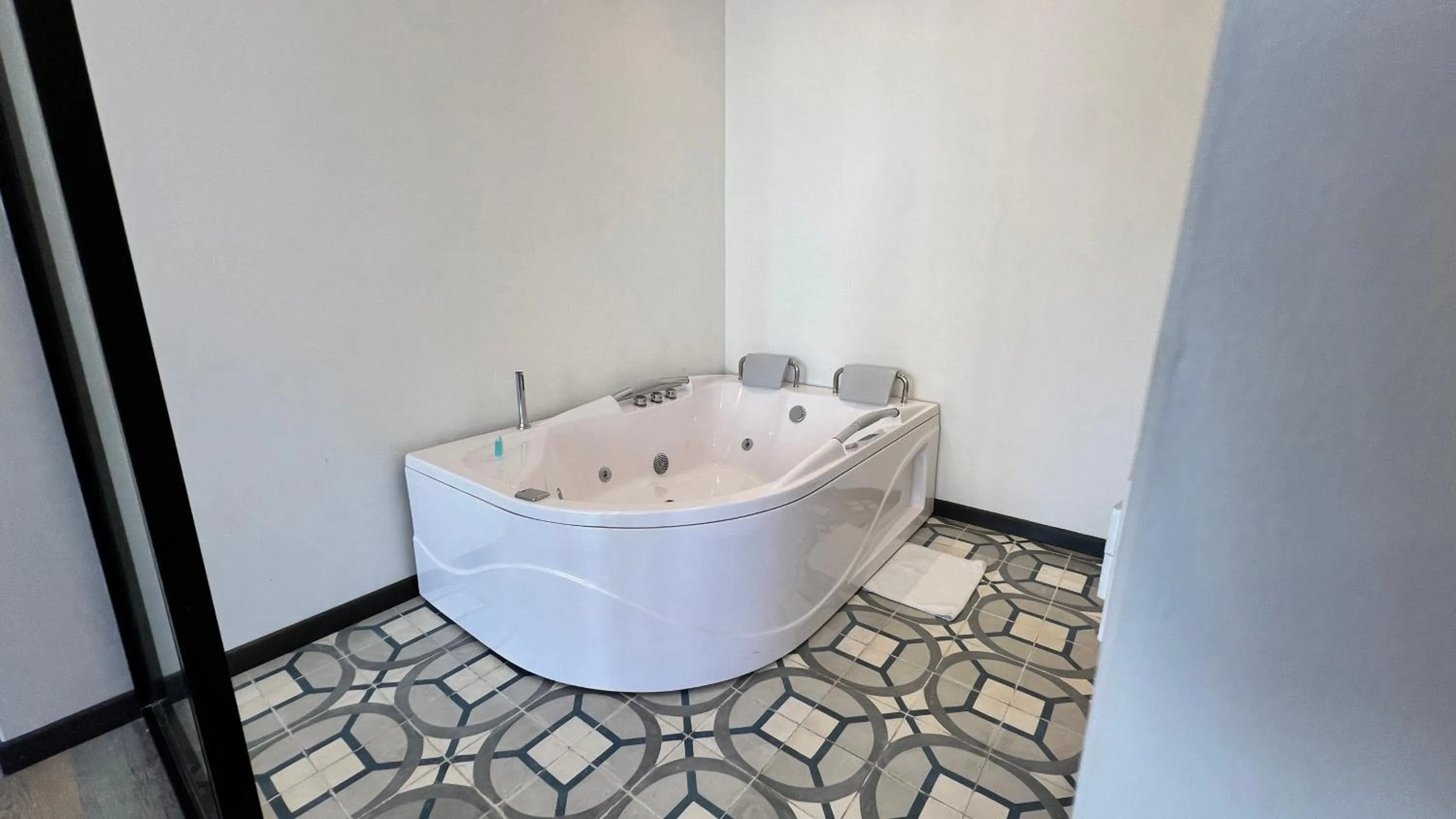 Bath in Hotel Grand Park