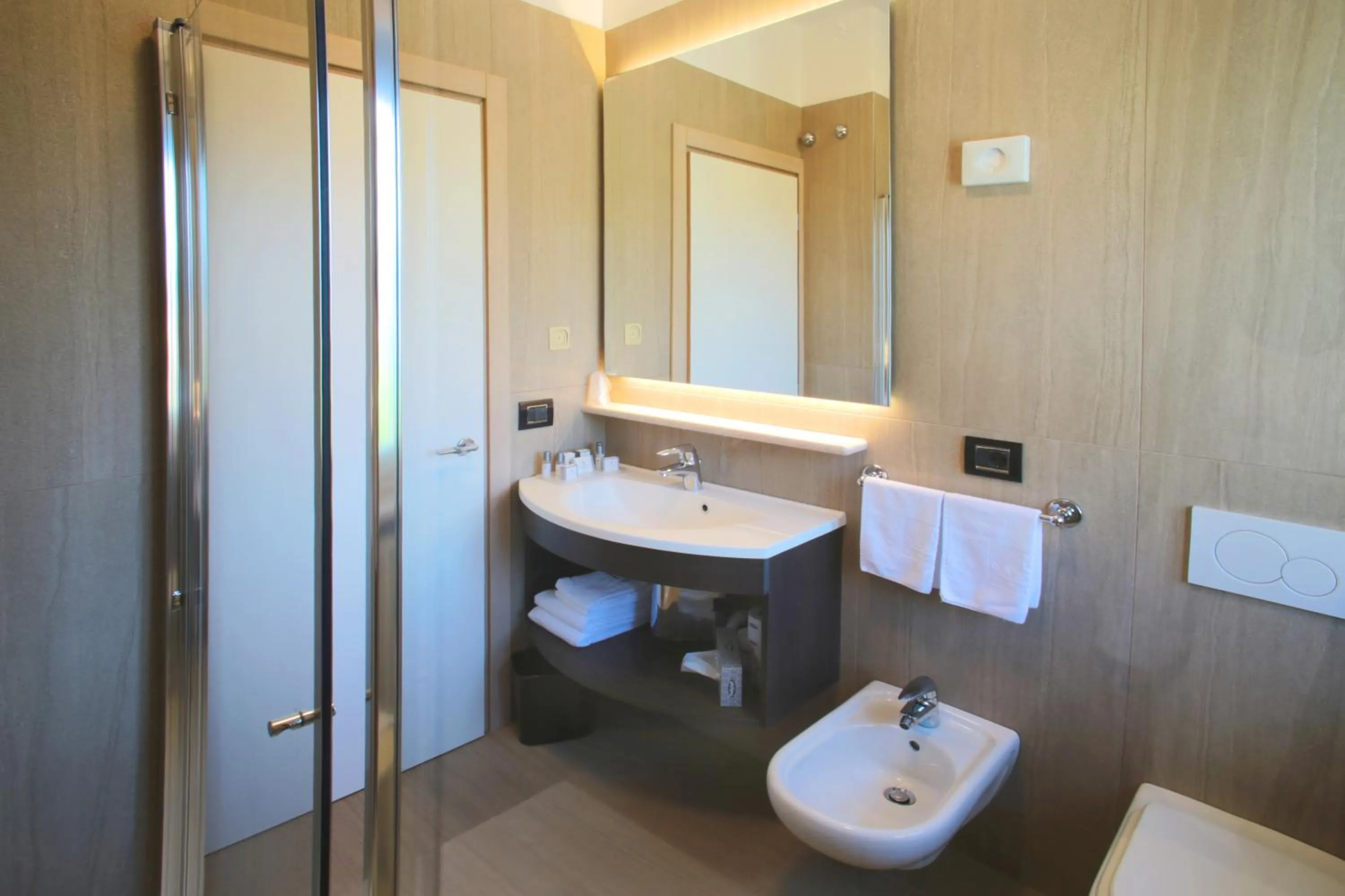 Bathroom in Hotel Galvani