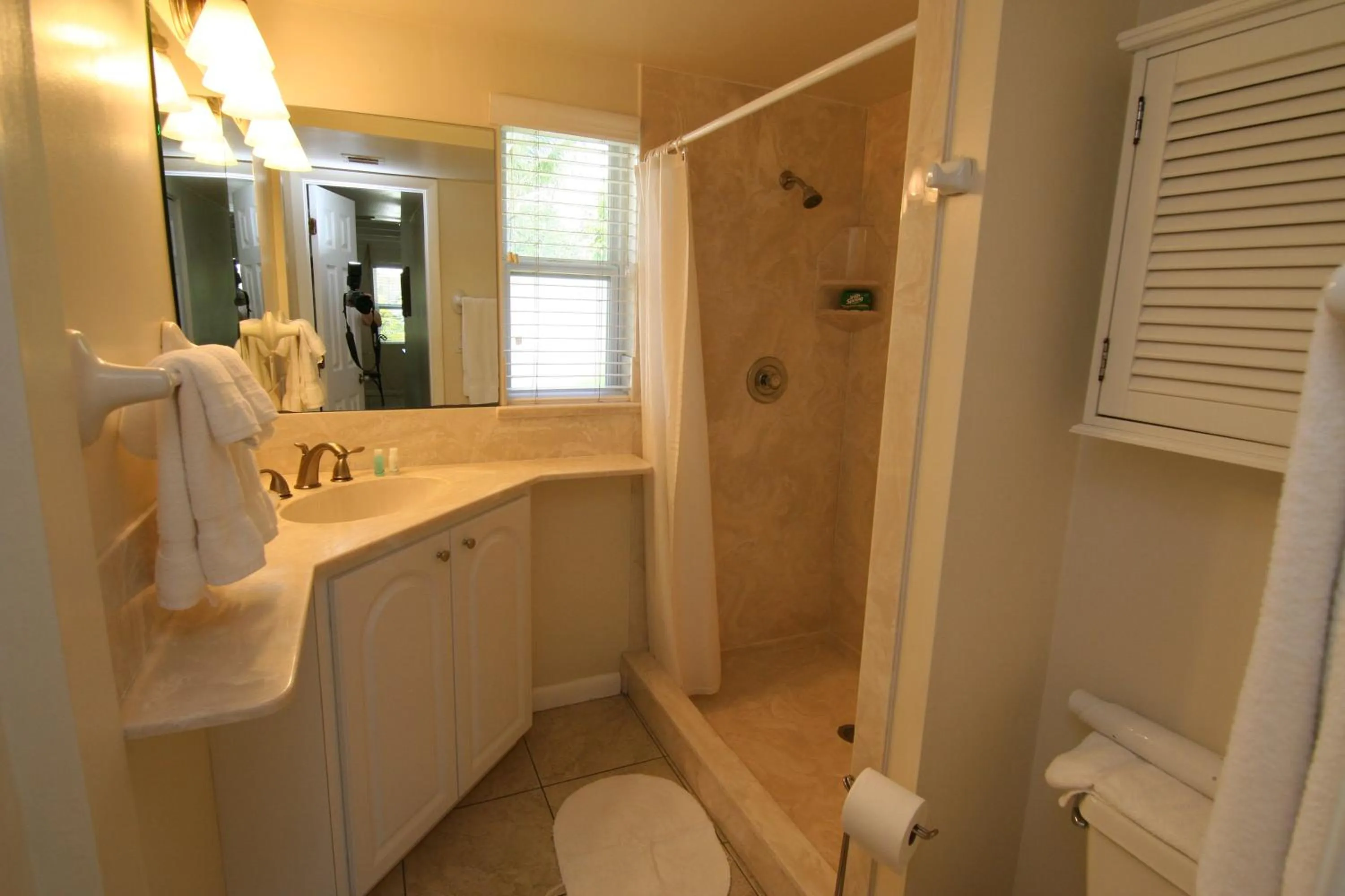 Bathroom in Venice Beach Villas