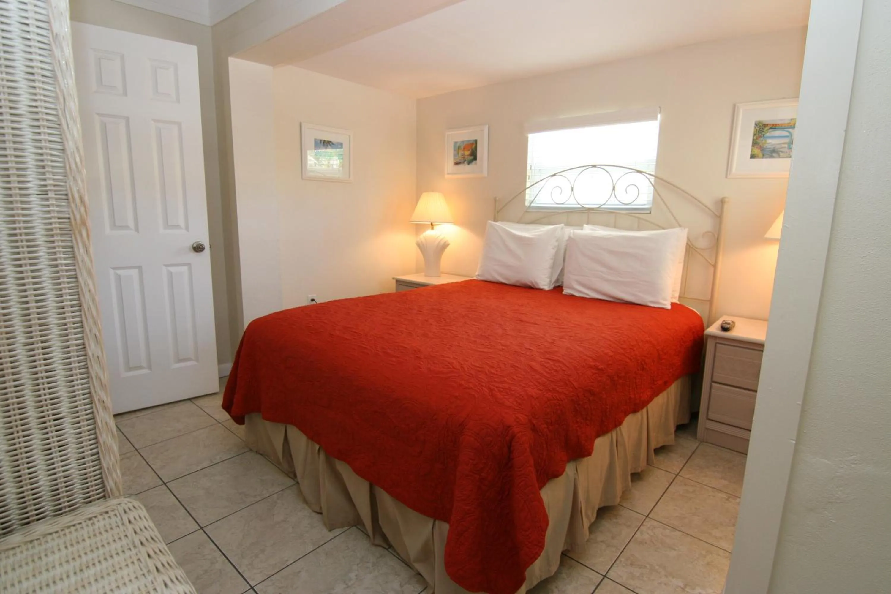 Bedroom, Bed in Venice Beach Villas